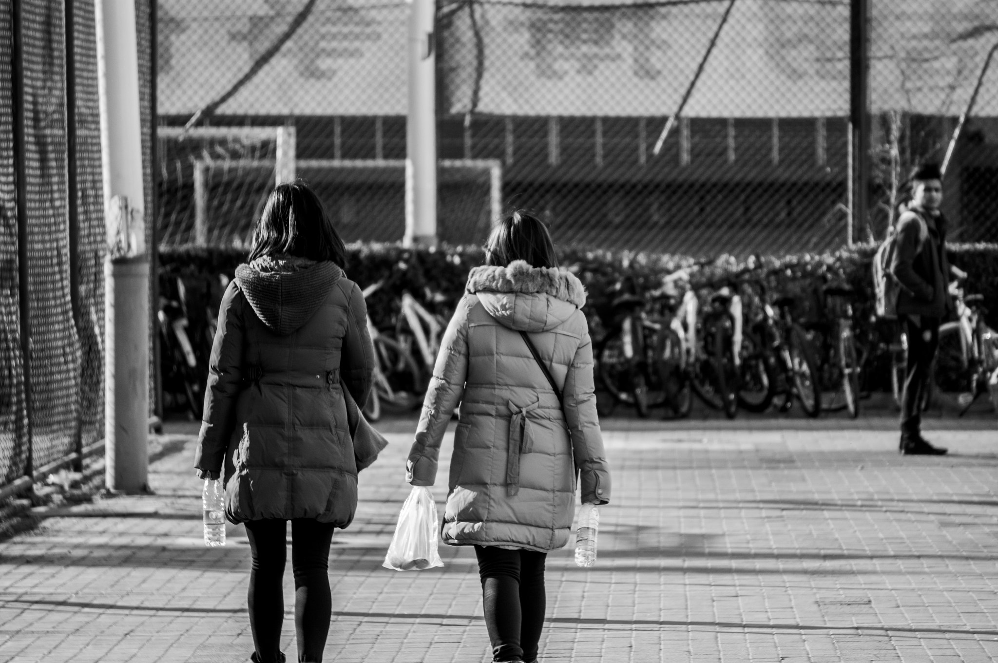 Sony Alpha NEX-6 + Sony E 55-210mm F4.5-6.3 OSS sample photo. Street photography