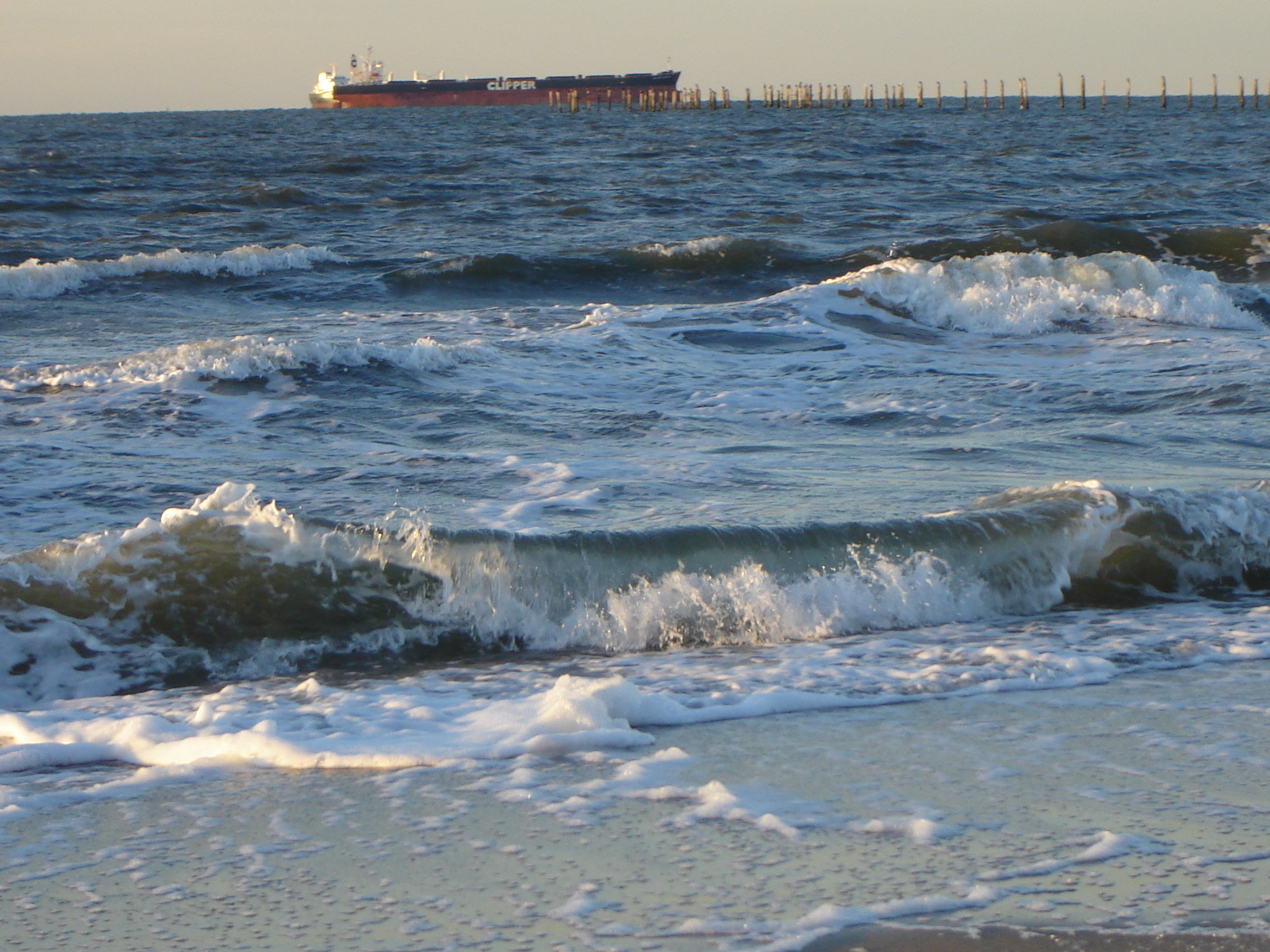 Sony DSC-S90 sample photo. Shore break photography