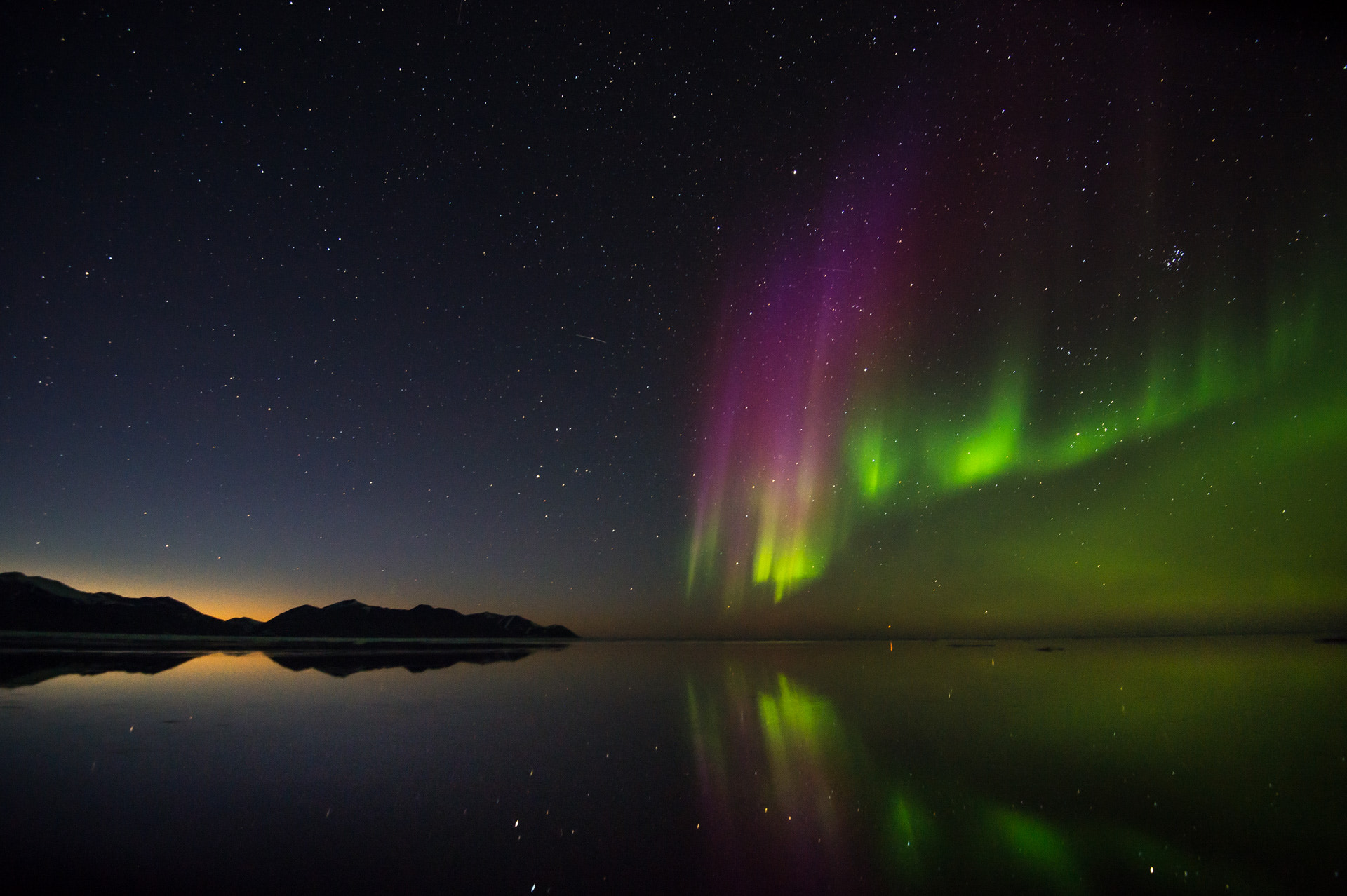 Nikon AF-S Nikkor 16-35mm F4G ED VR sample photo. Northern lights in greenland fjord photography