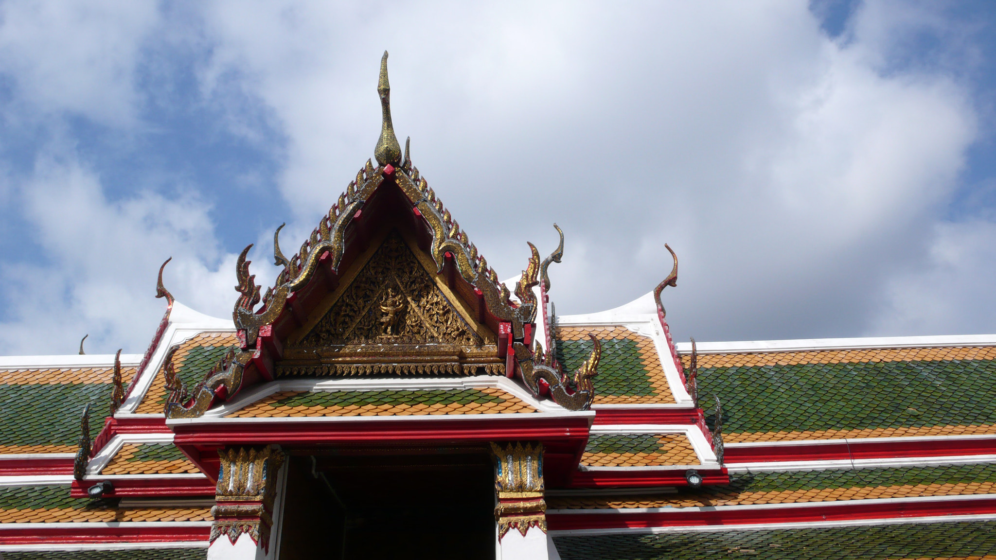 Leica D-LUX 3 sample photo. Wat arun temple photography