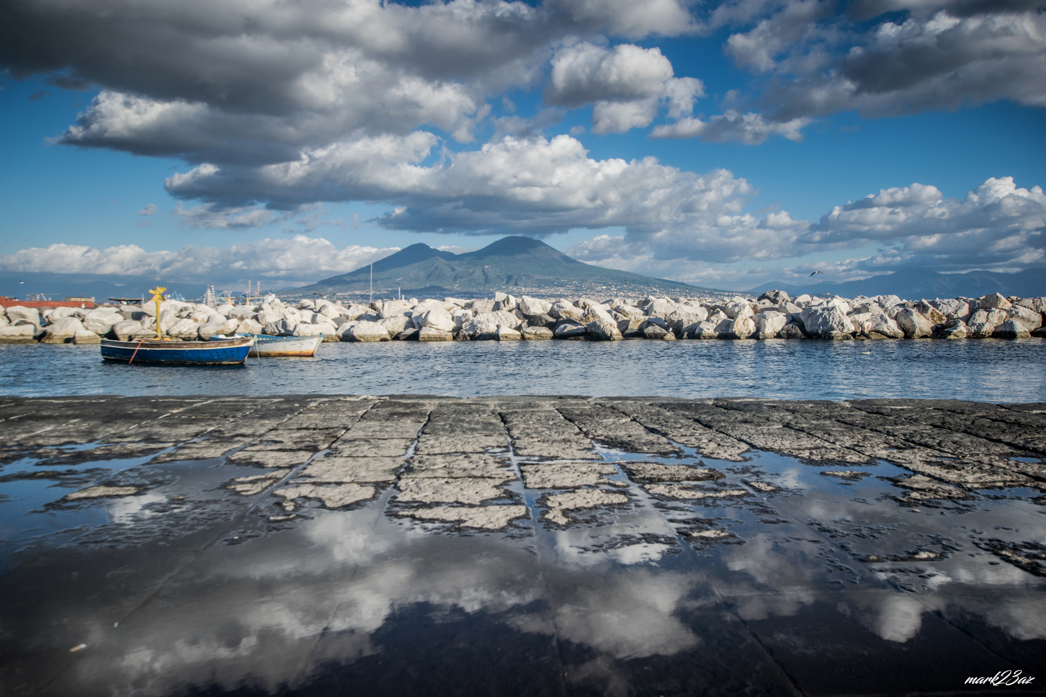Nikon D3300 + Sigma 10-20mm F3.5 EX DC HSM sample photo. Riflessi photography