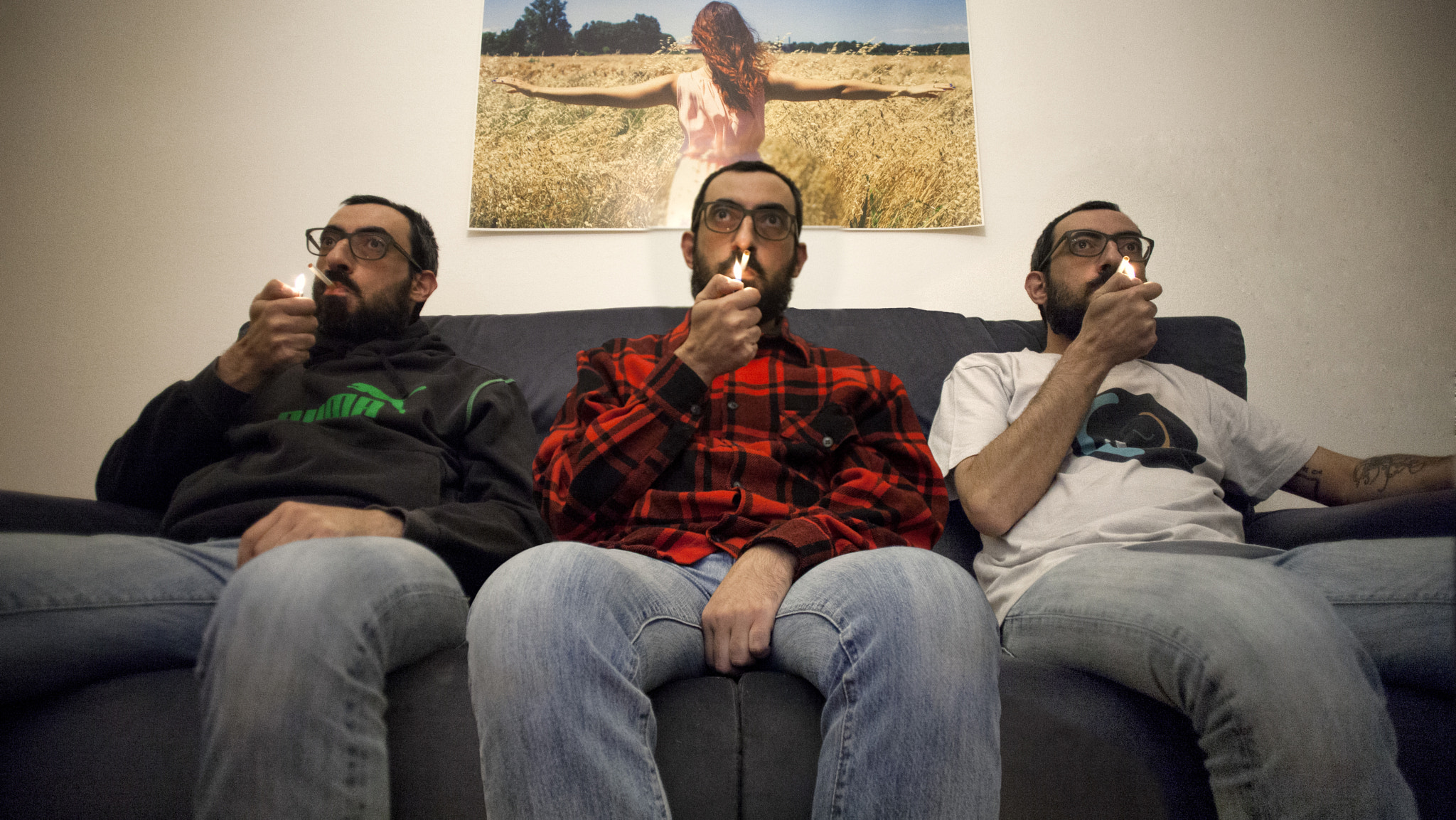 Canon EF 20mm F2.8 USM sample photo. Smokers photography