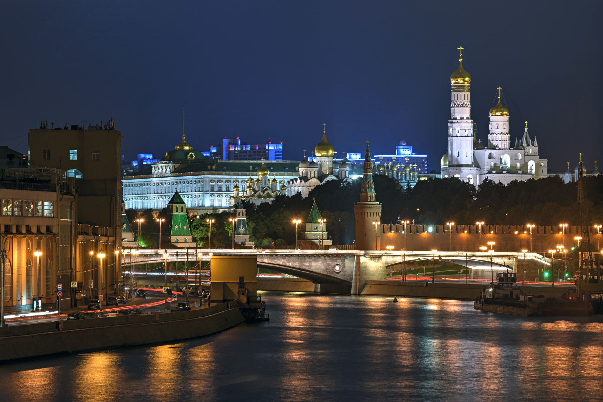 Nikon D600 + Sigma 70-300mm F4-5.6 DG OS sample photo. View of moscow at night photography
