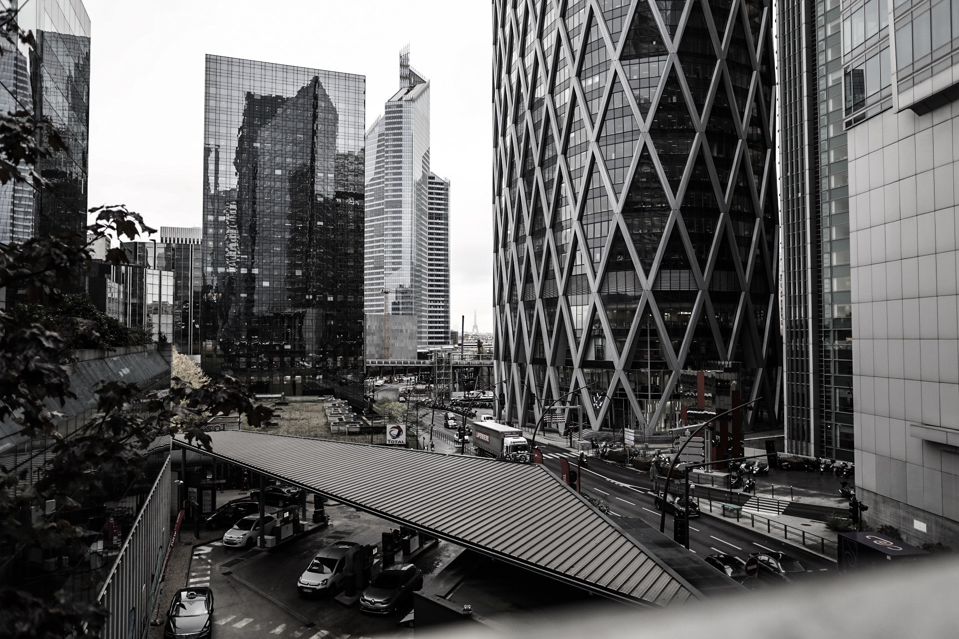 Canon EF 24mm F1.4L II USM sample photo. Paris - la défense photography