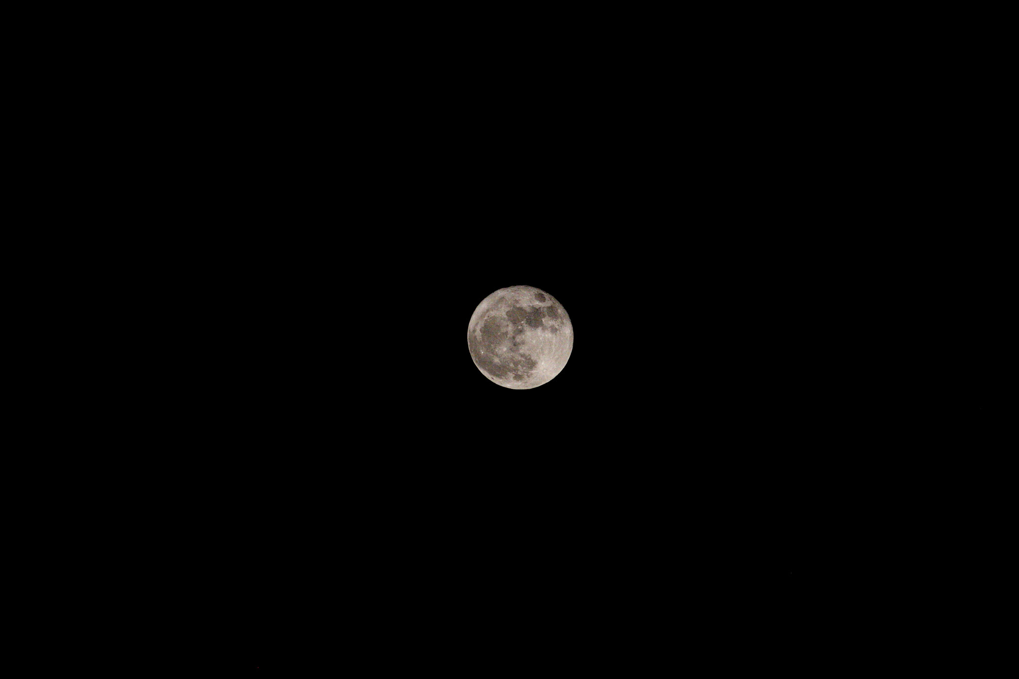 Canon EF-S 55-250mm F4-5.6 IS sample photo. My super moon photography