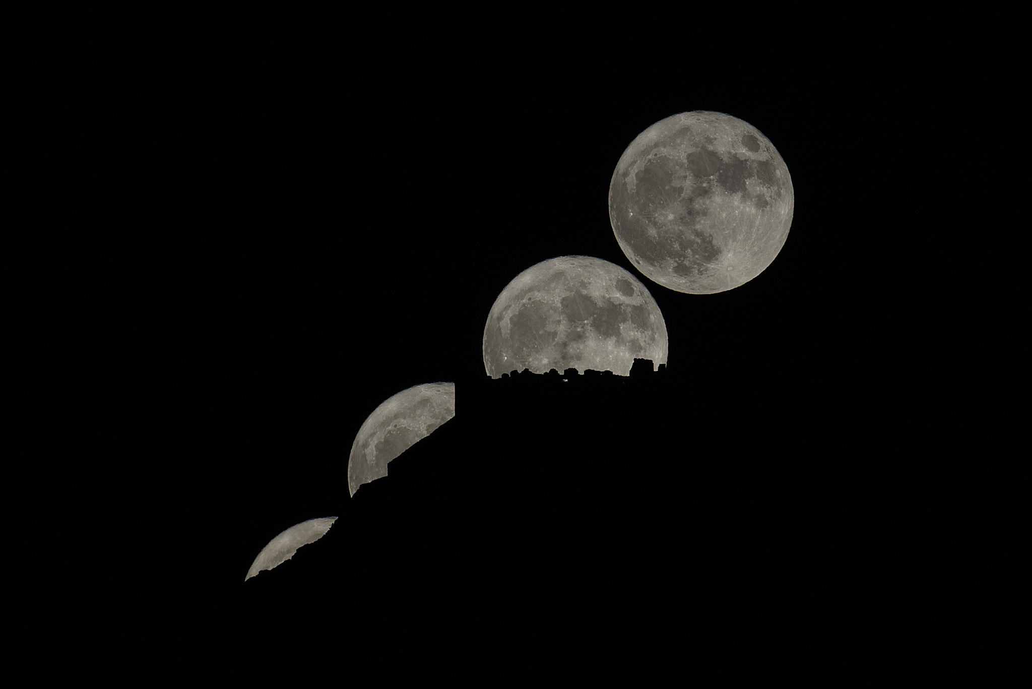 Nikon AF-S Nikkor 200-500mm F5.6E ED VR sample photo. Moon in 5 minutes photography