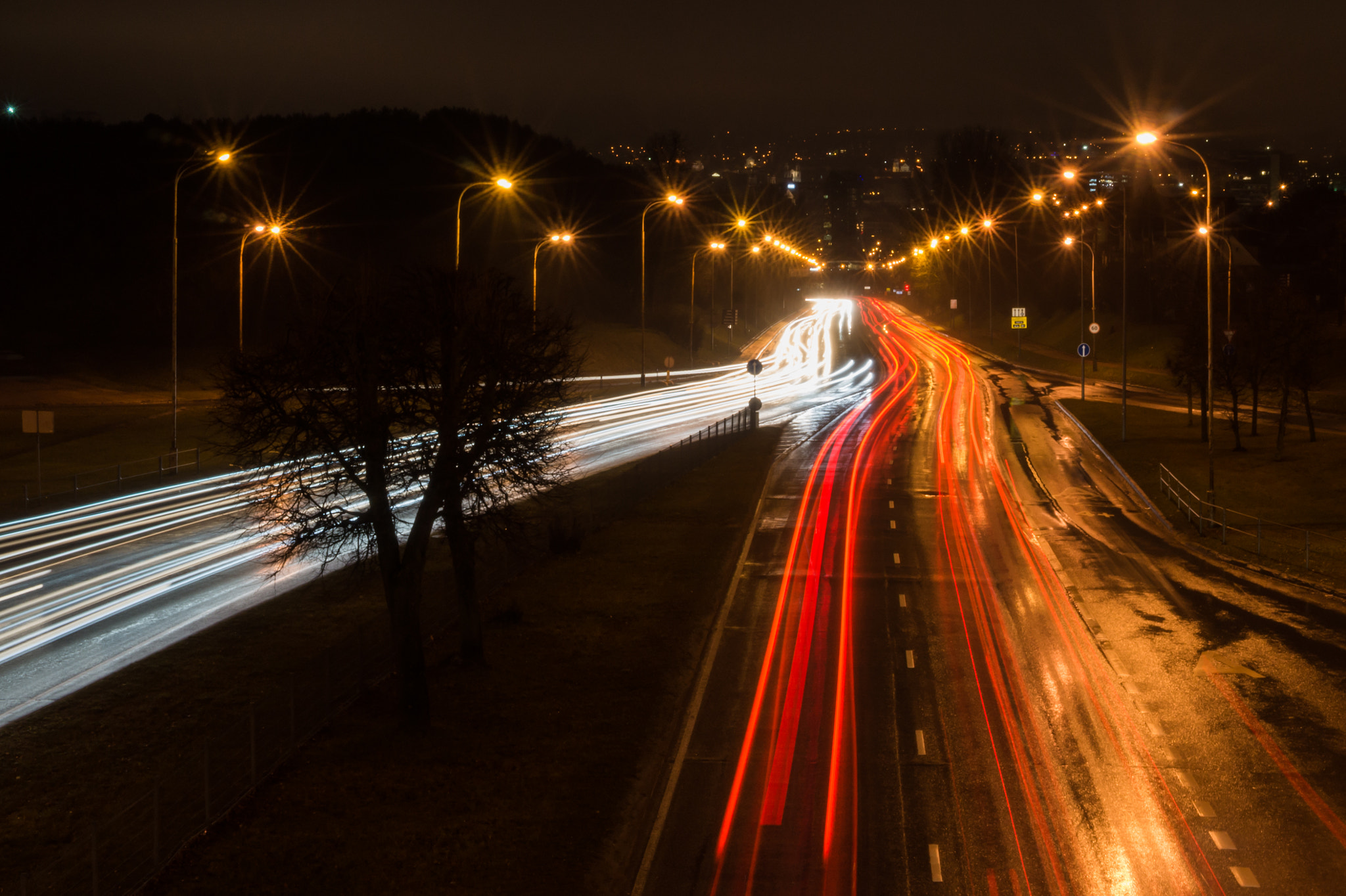 Sony Alpha a5000 (ILCE 5000) + Sony E 35mm F1.8 OSS sample photo. Rainy night photography