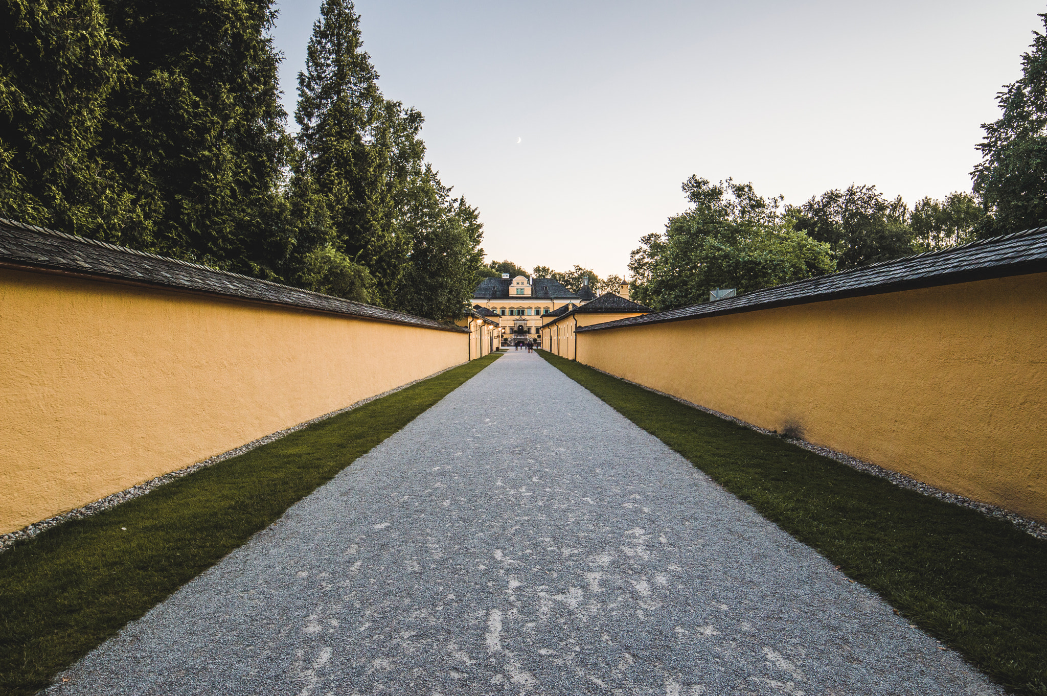 Samyang 14mm F2.8 ED AS IF UMC sample photo. Hellbrunn photography