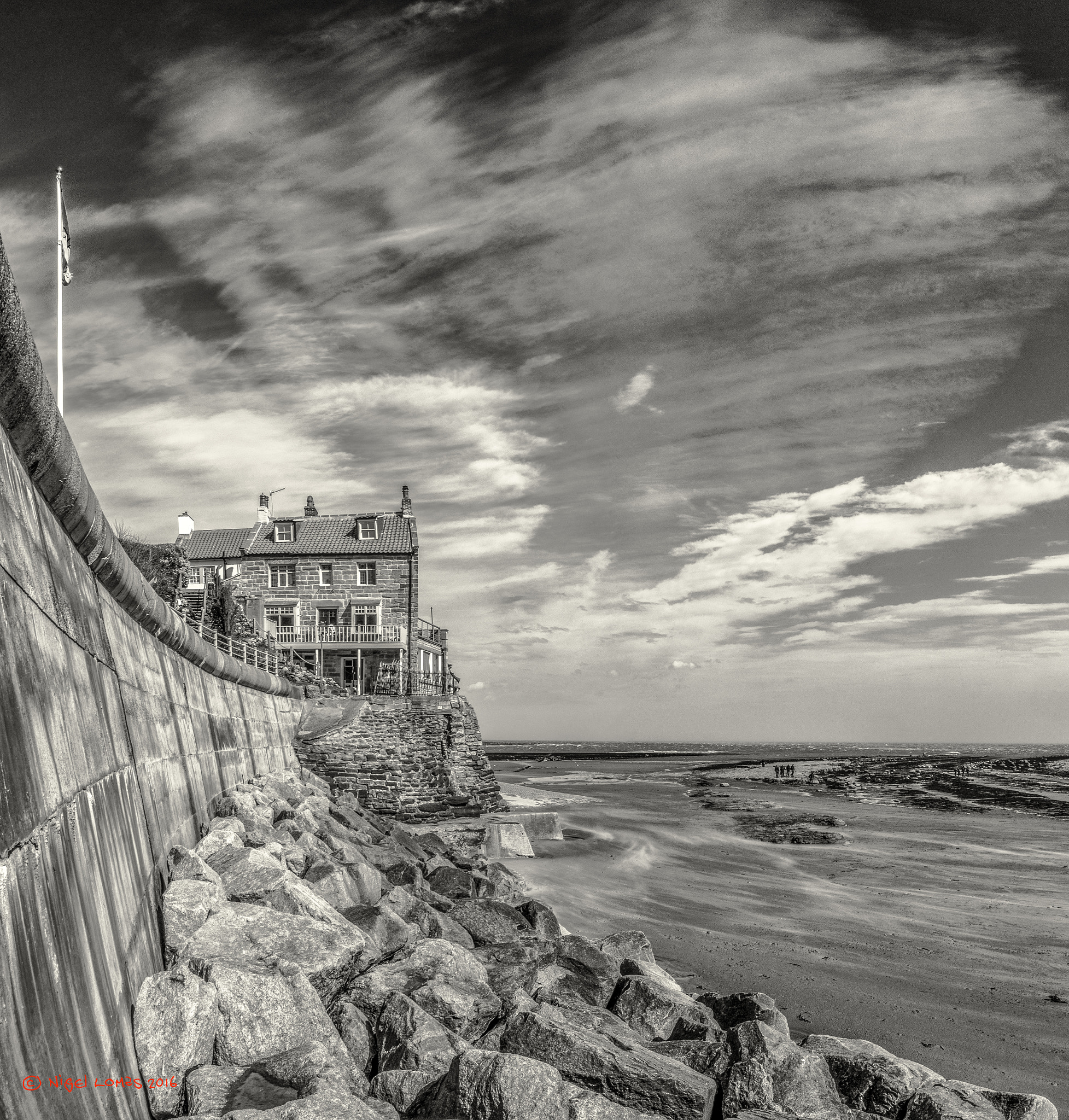 Olympus OM-D E-M5 + OLYMPUS M.12mm F2.0 sample photo. Sea wall photography