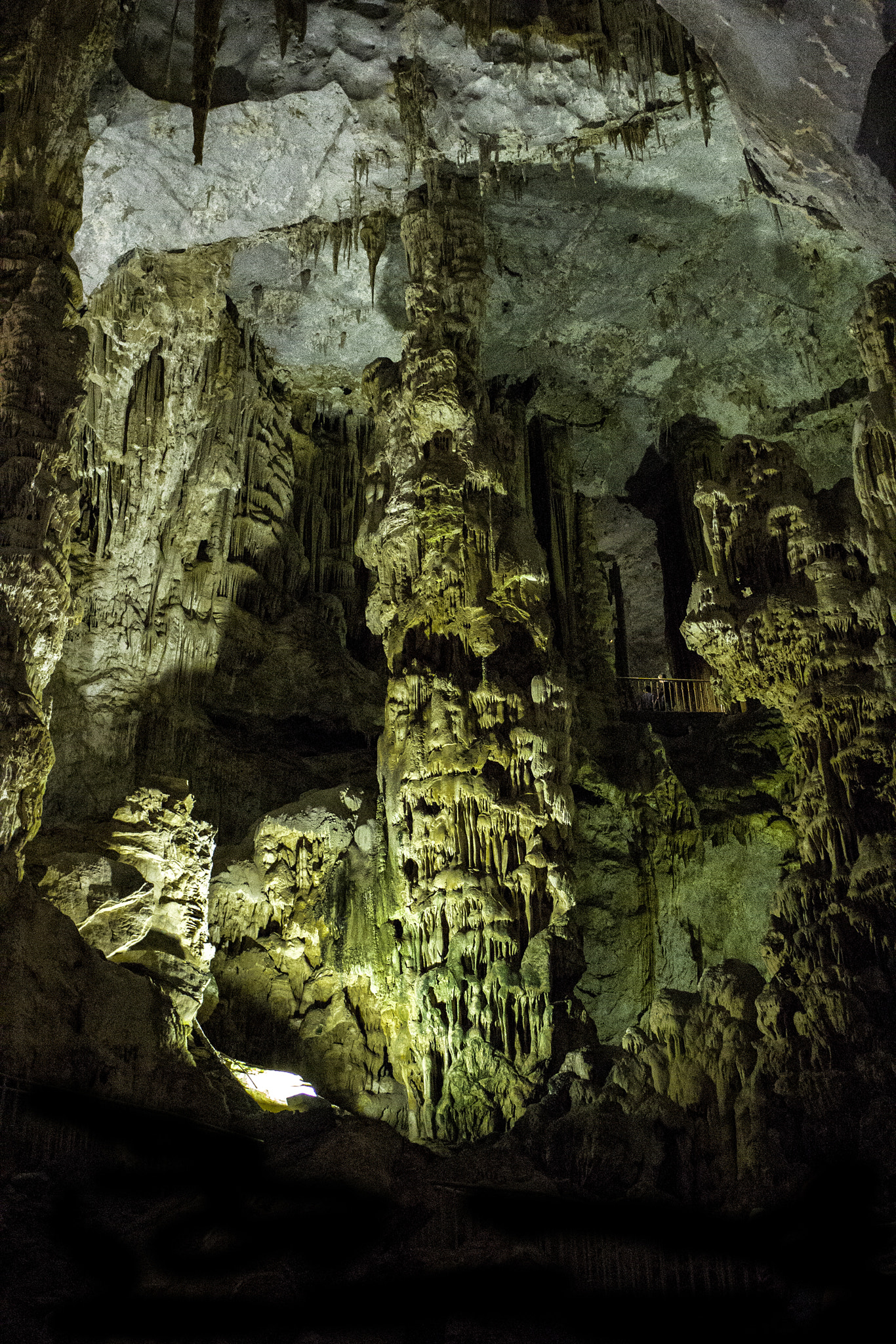 Canon EOS 60D + Canon EF 28mm F2.8 sample photo. Grutas de garcía photography