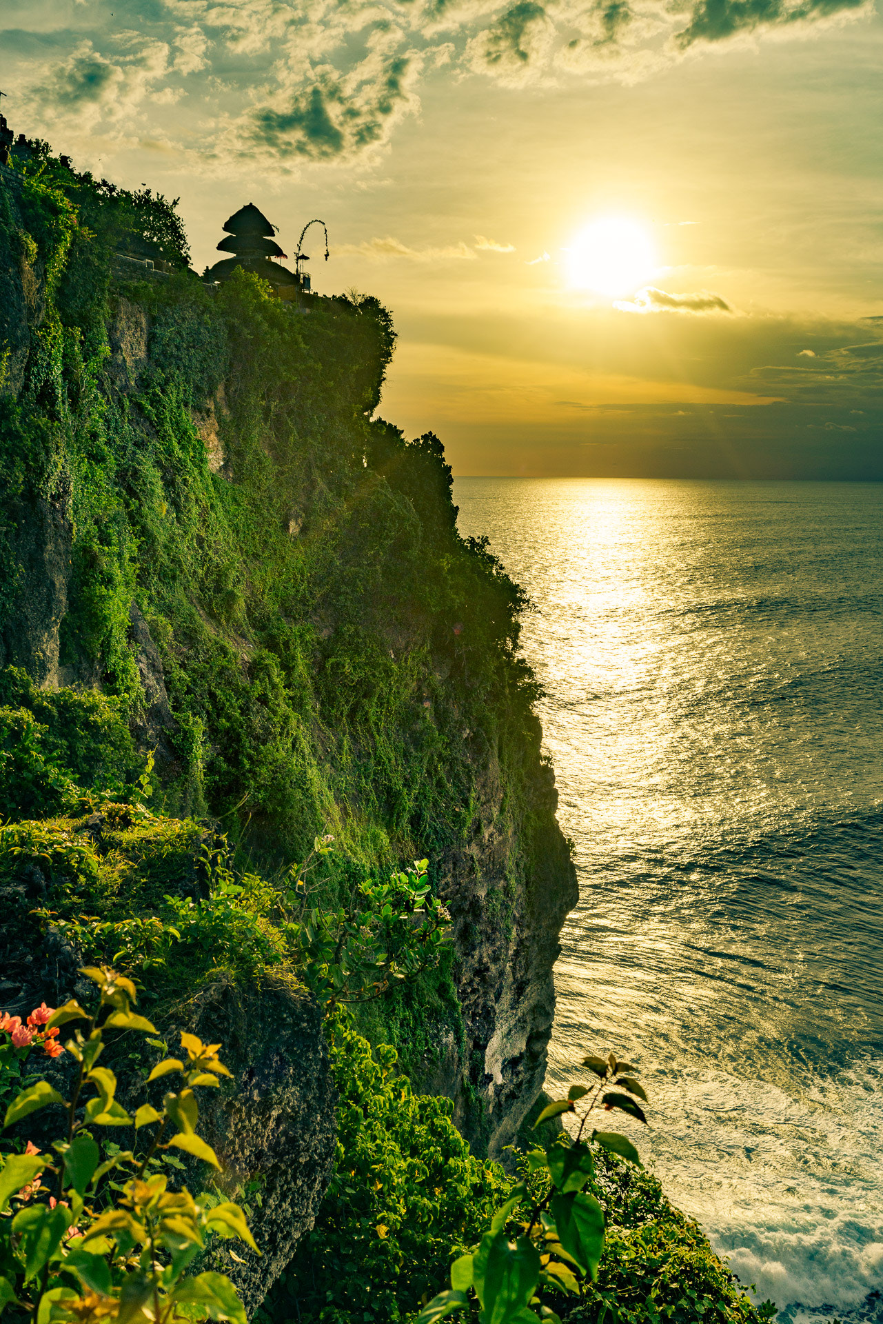 Sigma 24-70mm F2.8 EX DG Macro sample photo. Pura luhur uluwatu photography