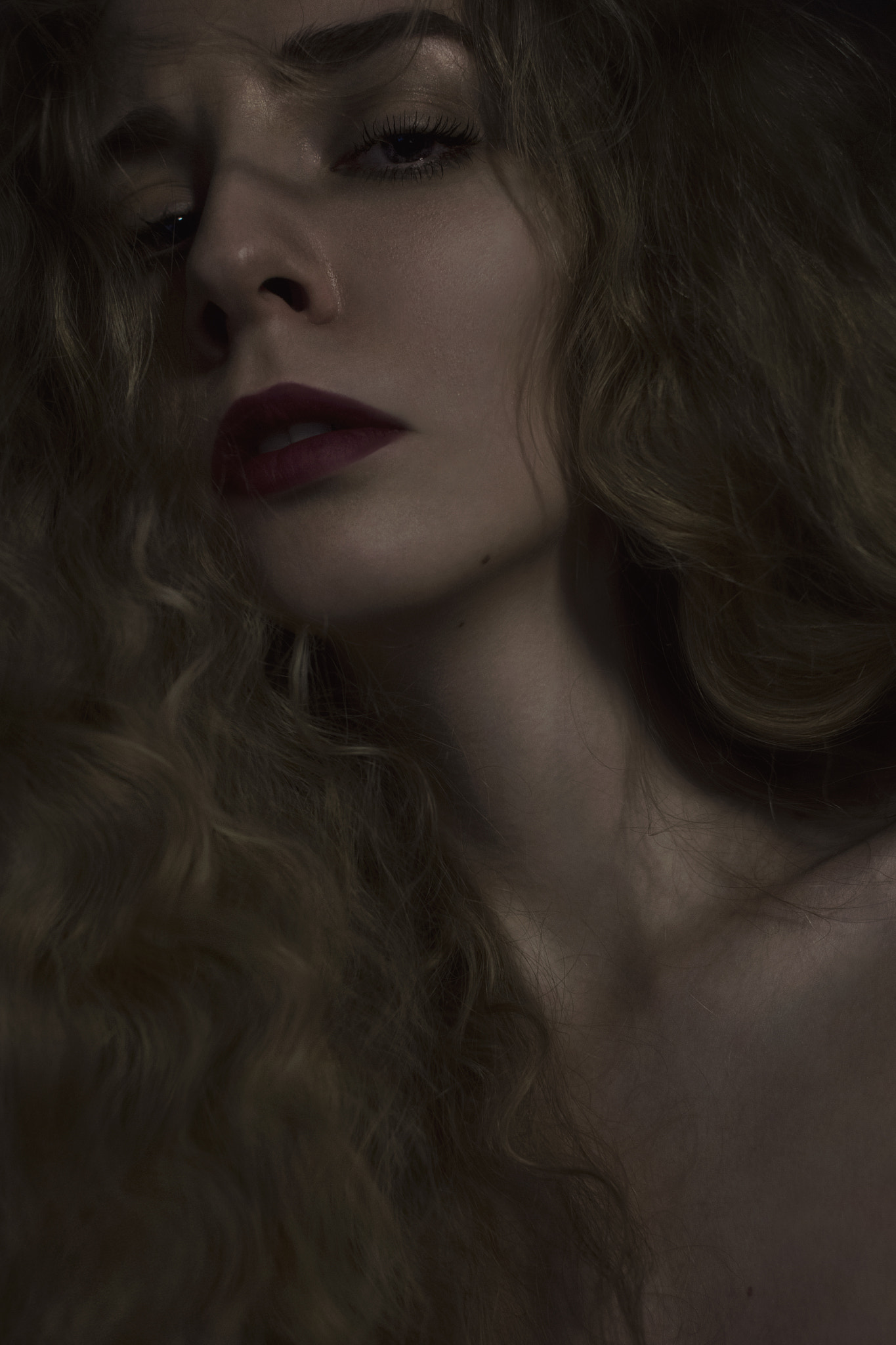 Canon EOS 7D + Canon EF 28mm F1.8 USM sample photo. Dark selfportrait / автопортрет photography