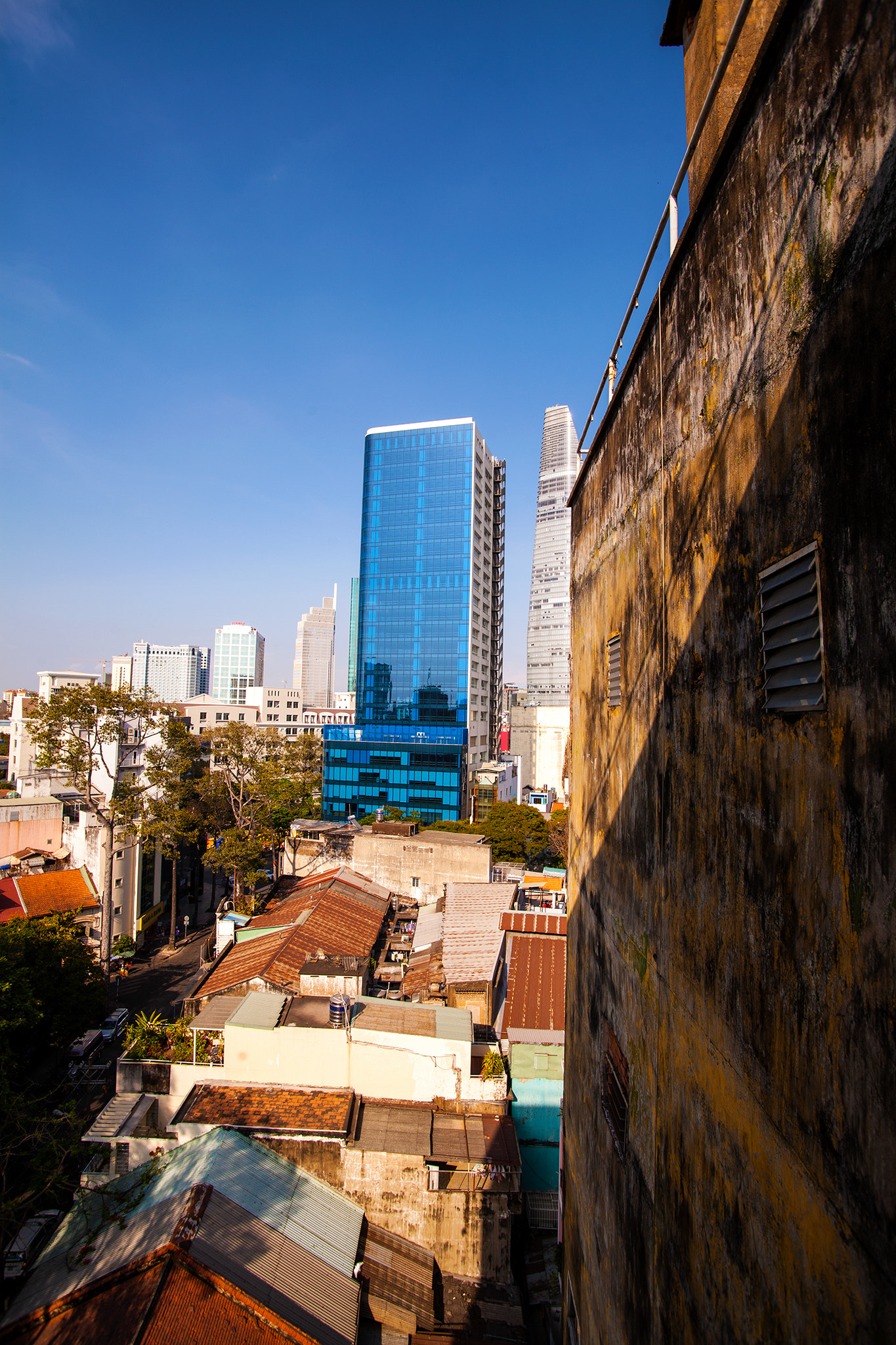 Canon EOS 5D sample photo. Limited perspective photography