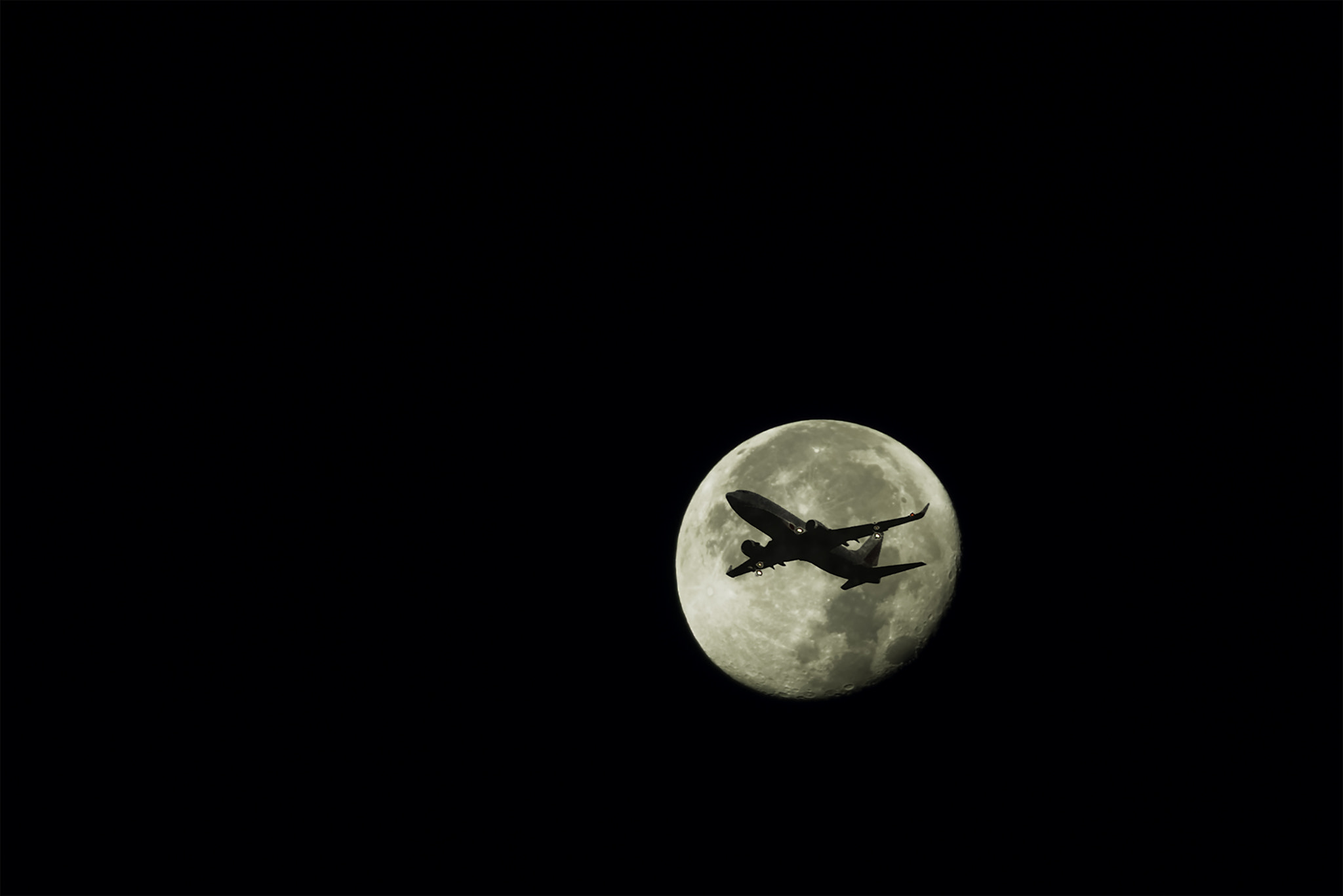 Nikon D800 + AF Nikkor 180mm f/2.8 IF-ED sample photo. Supermoon and aircraft photography