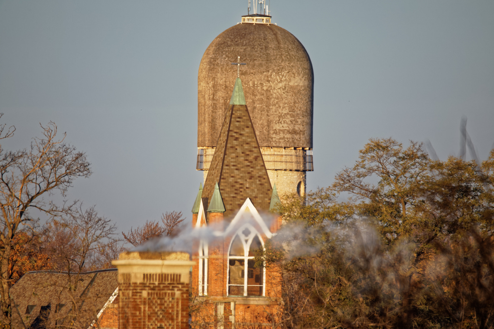 Sigma 150-600mm F5-6.3 DG OS HSM | S sample photo. Ypsilanti water tower and methodist church photography