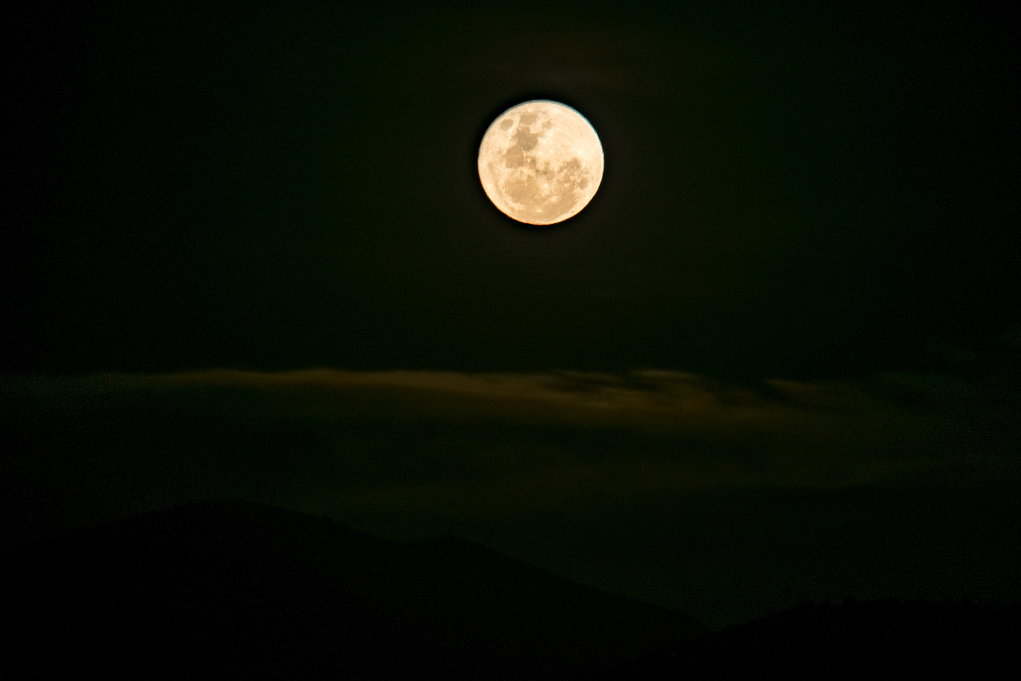 Sigma 70-200mm F2.8 EX DG OS HSM sample photo. Moonrise photography