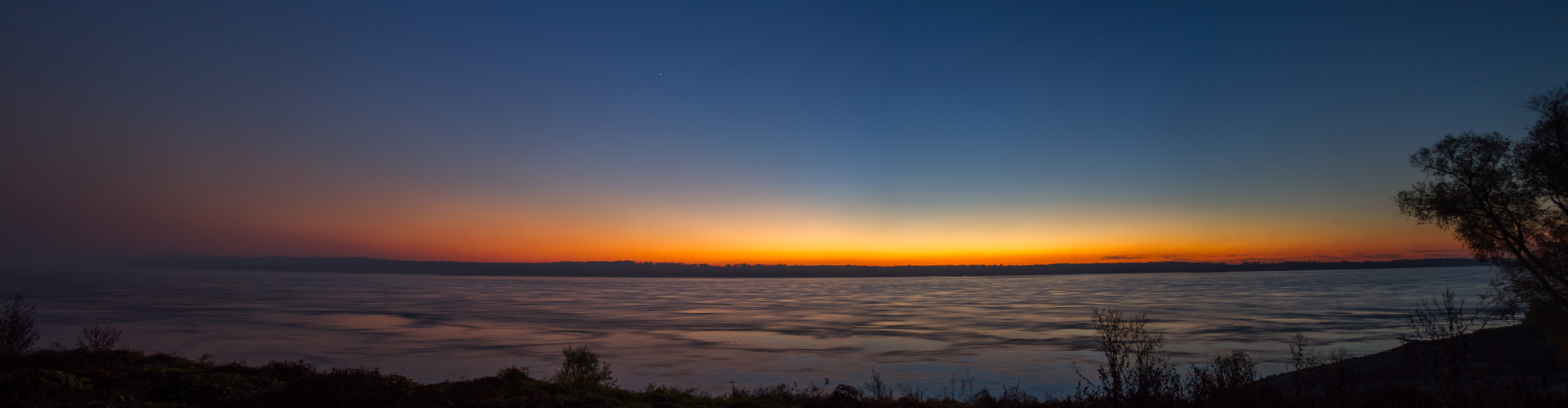 Canon EF-S 18-55mm F3.5-5.6 II sample photo. Mississippi river sunset photography