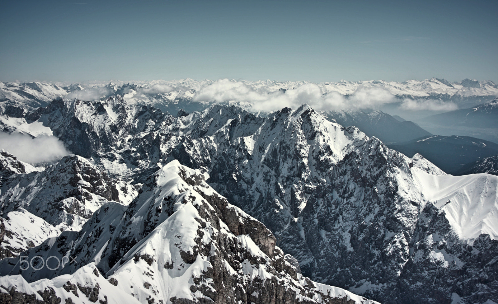 Sony a6000 + Sony Vario-Tessar T* E 16-70mm F4 ZA OSS sample photo. Snow-capped alpen photography