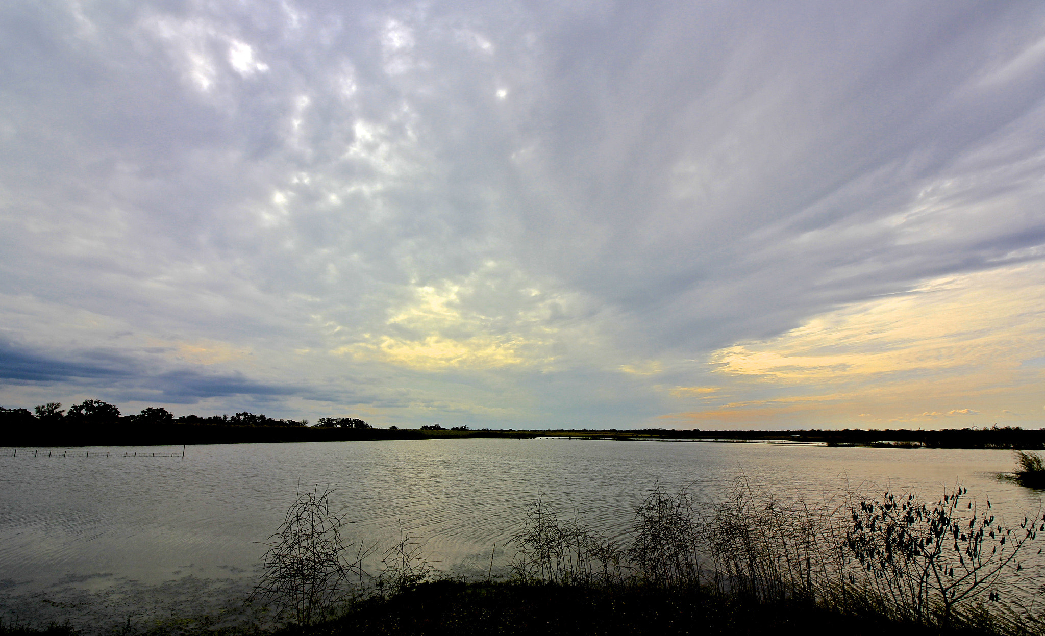 Canon EOS 550D (EOS Rebel T2i / EOS Kiss X4) sample photo. Autumn evening photography