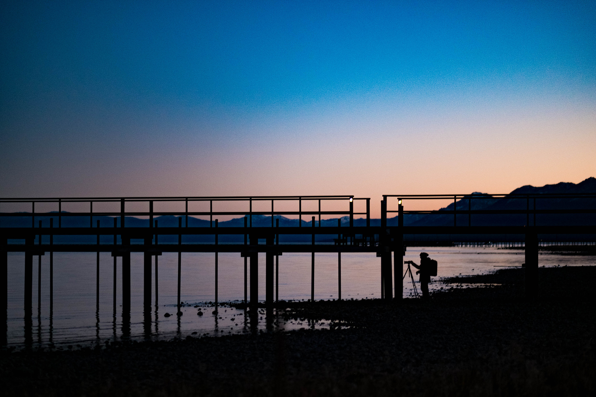 Fujifilm X-Pro1 + Fujifilm XF 56mm F1.2 R sample photo. The searcher photography