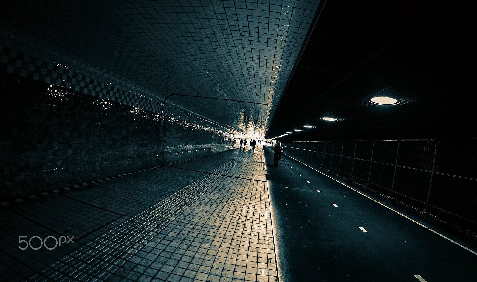 Canon EOS 5D Mark II sample photo. The tunnel photography