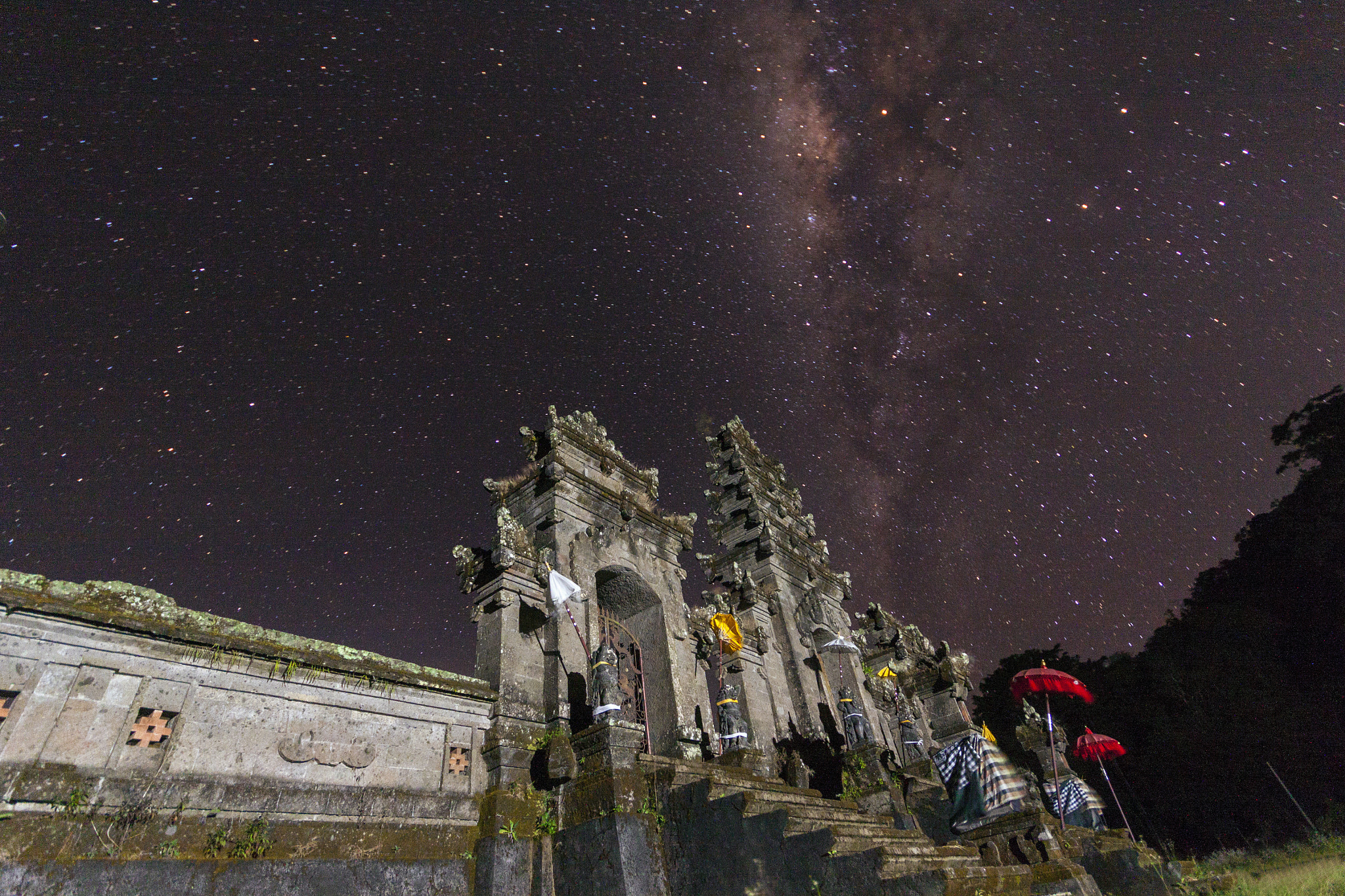 Canon EOS 50D sample photo. Milky way over tamblingan photography