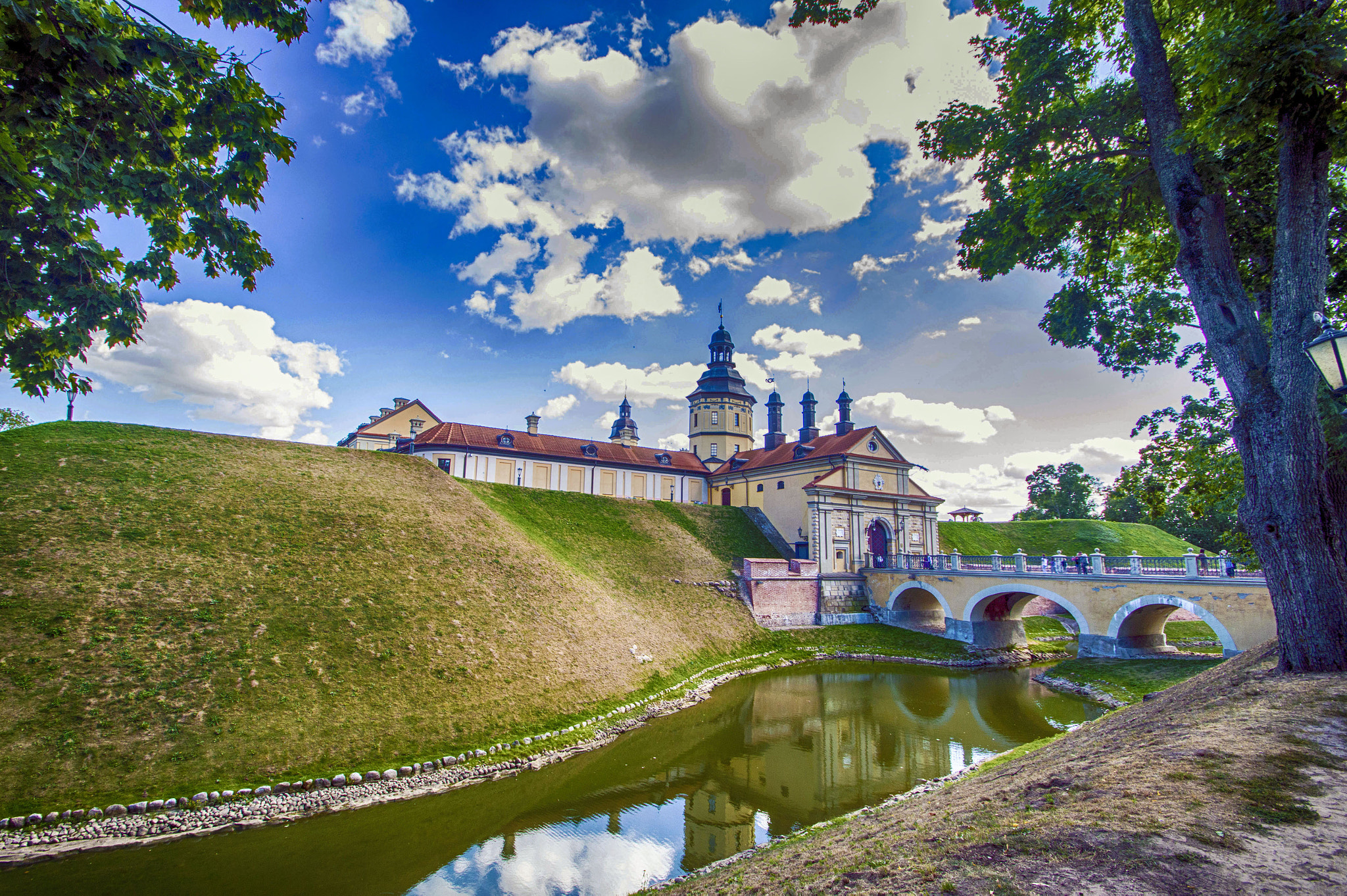 Nikon D3200 sample photo. Nesvizh castle. belarus photography