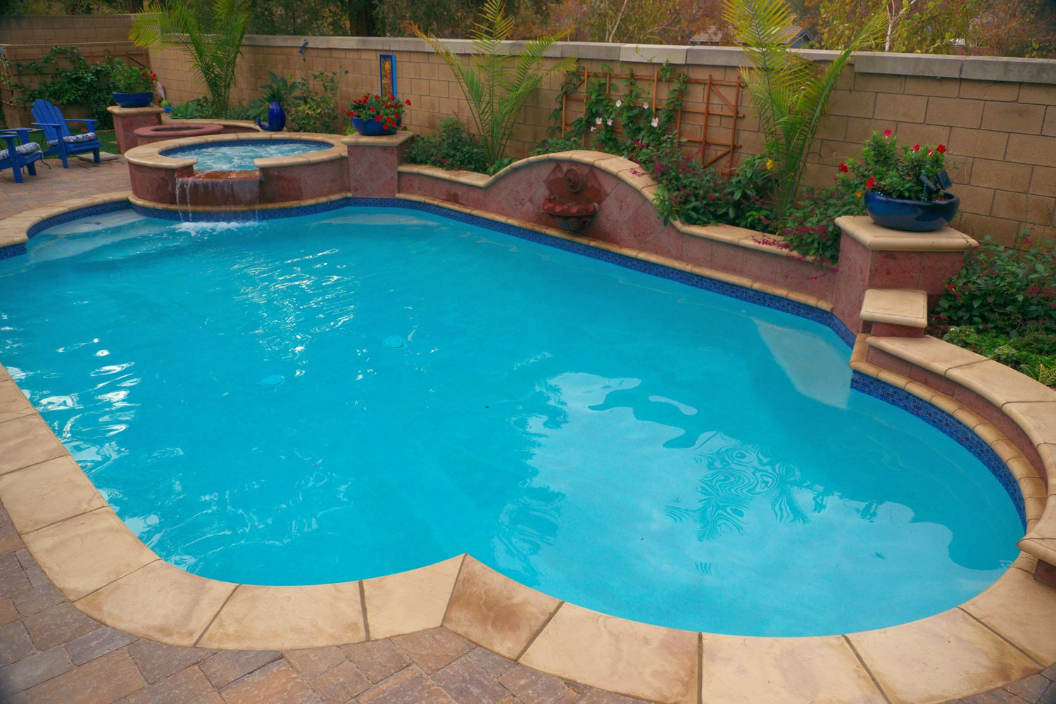 Design and Build Luxurious swimming pools