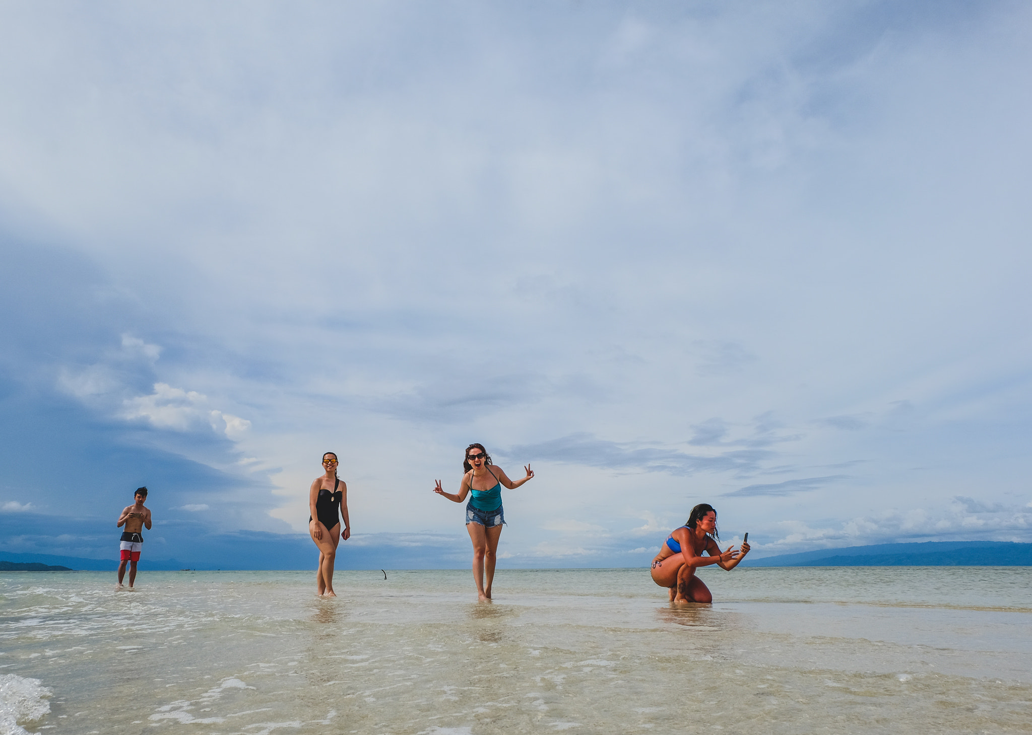 Fujifilm X-T10 sample photo. Friends in manjuyod sand bar photography