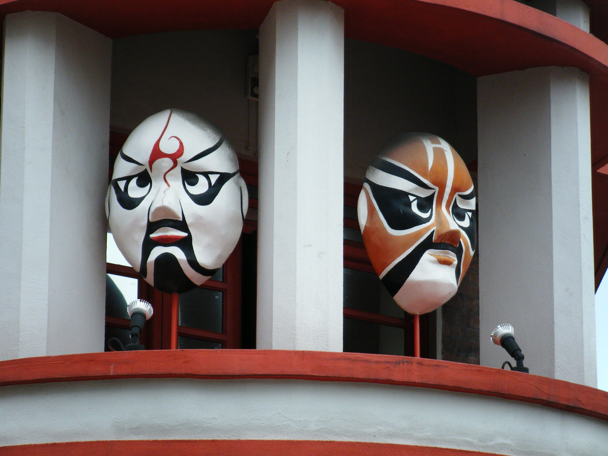 Fujifilm FinePix Z200FD sample photo. Masks in a building photography
