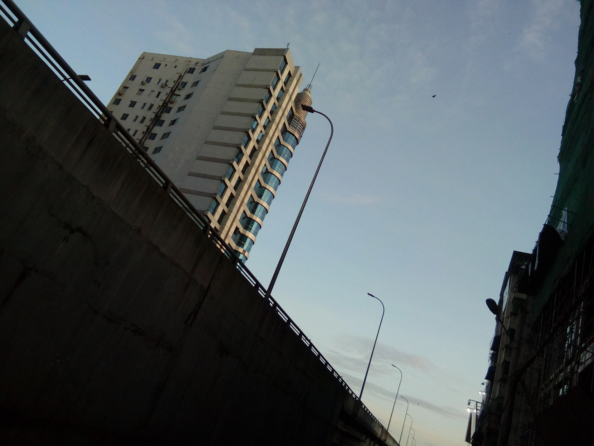 vivo Y22 sample photo. Alone yangon photography