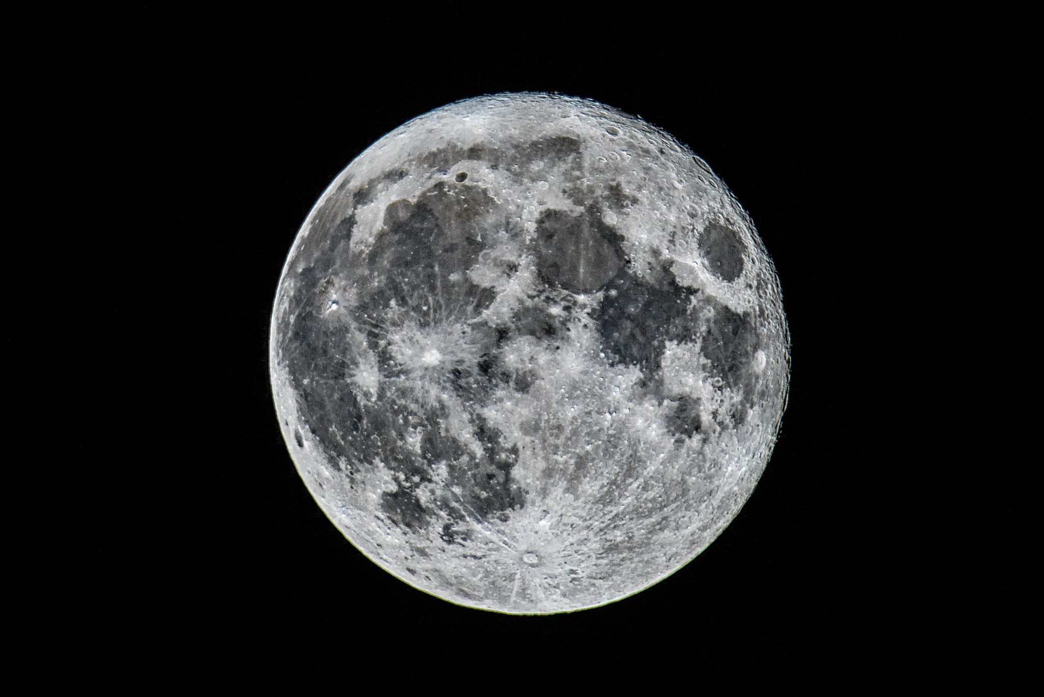Sony a7R II + Tamron SP 150-600mm F5-6.3 Di VC USD sample photo. Supermoon 2016 photography
