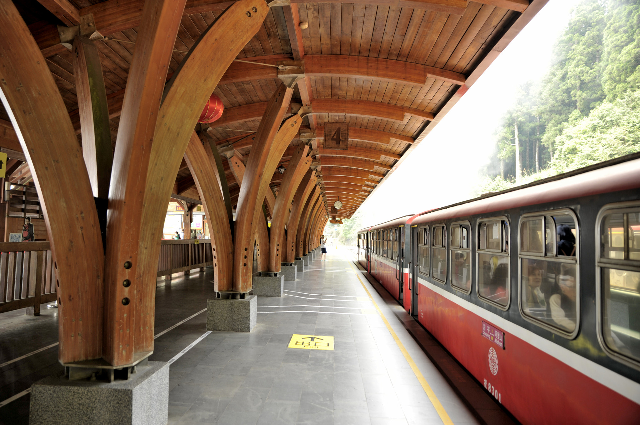 Tamron SP 24-70mm F2.8 Di VC USD sample photo. 阿里山train station photography
