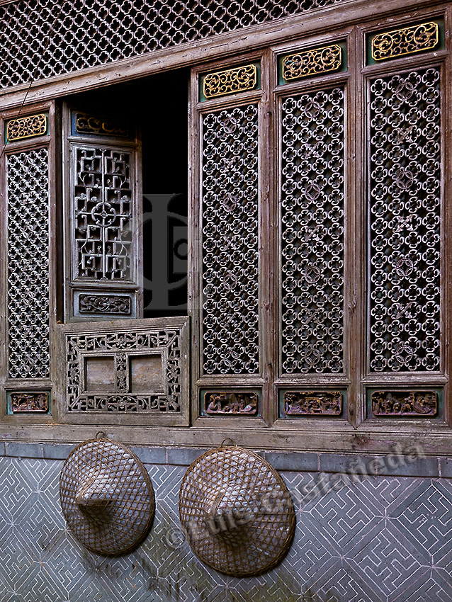 Panasonic Lumix DMC-GF1 + Panasonic Leica DG Summilux 25mm F1.4 II ASPH sample photo. Windows. guanlu (anhui) china. photography