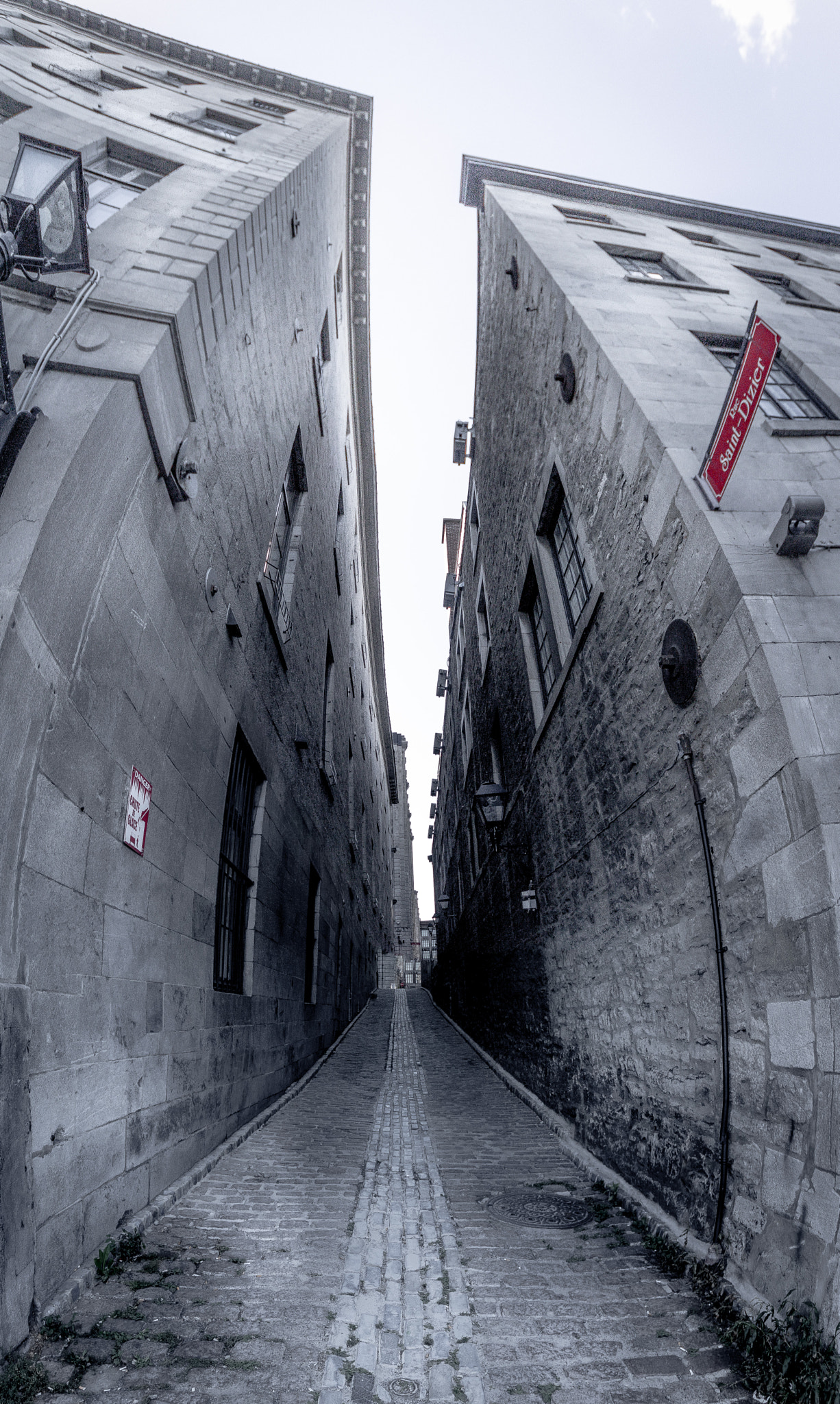Sigma 10-20mm F4-5.6 EX DC HSM sample photo. Old port alley way photography