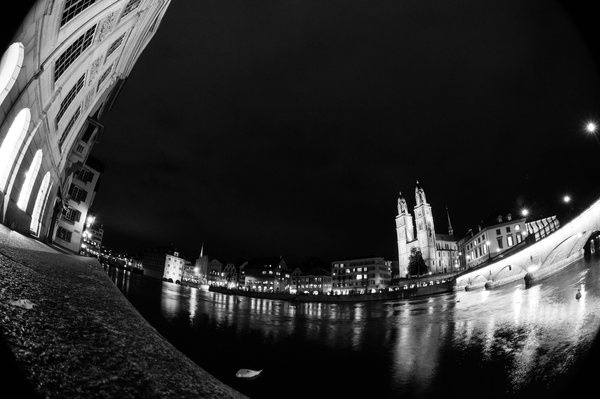 Canon EF 8-15mm F4L Fisheye USM sample photo. Zürich by night photography