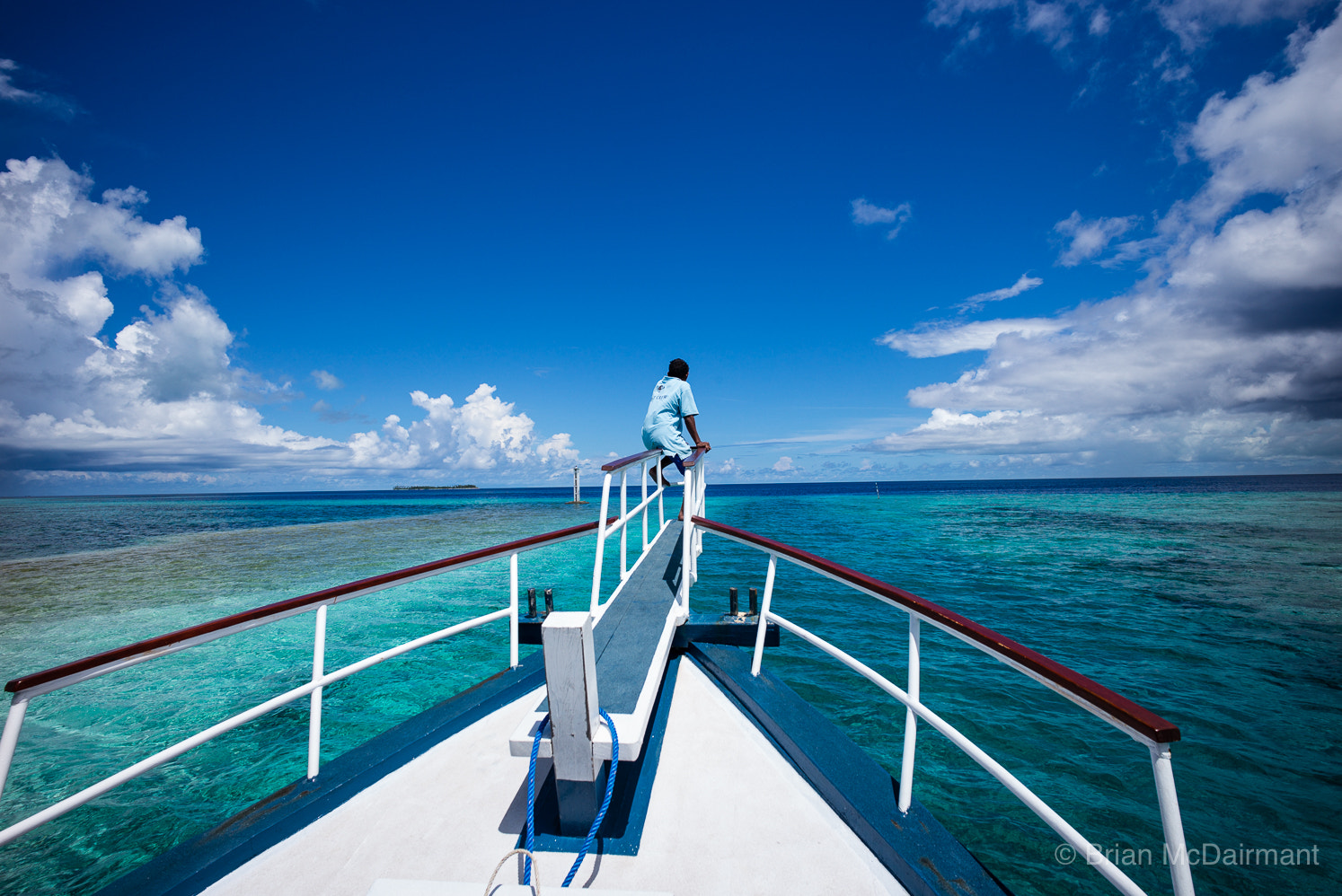 Leica M (Typ 240) + Leica Super-Elmar-M 18mm F3.8 ASPH sample photo. Blue horizon sea sky and boat bow photography