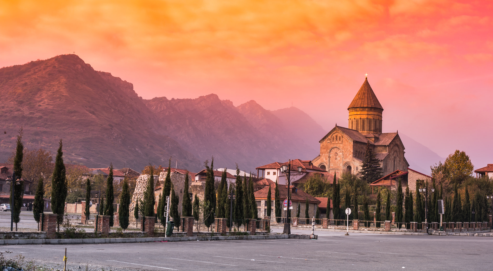 Samsung NX500 + Samsung NX 30mm F2 Pancake sample photo. Sunset view of svetitskhoveli cathedral photography