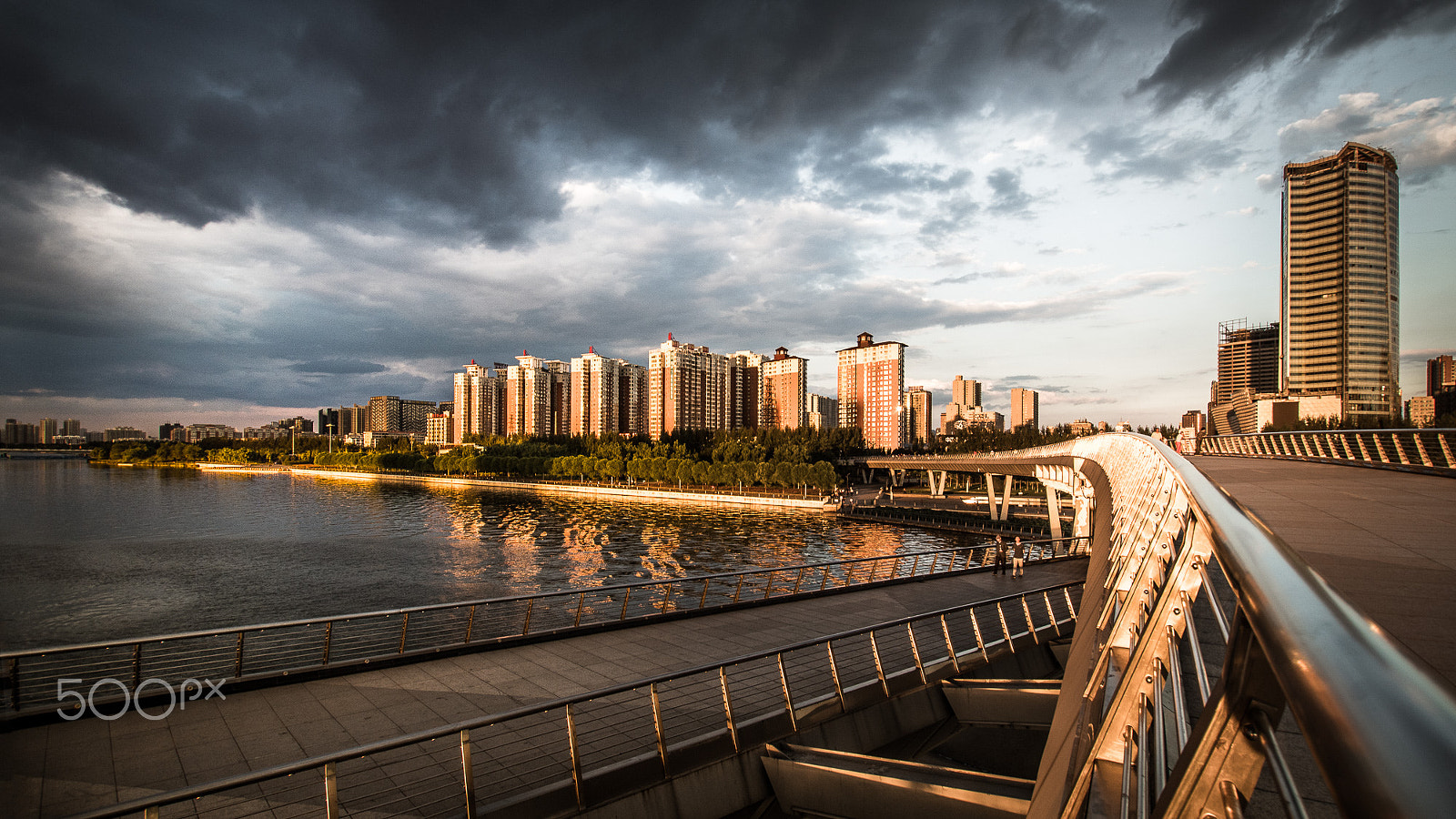 Sigma 10-20mm F3.5 EX DC HSM sample photo. Seule contre toutes photography