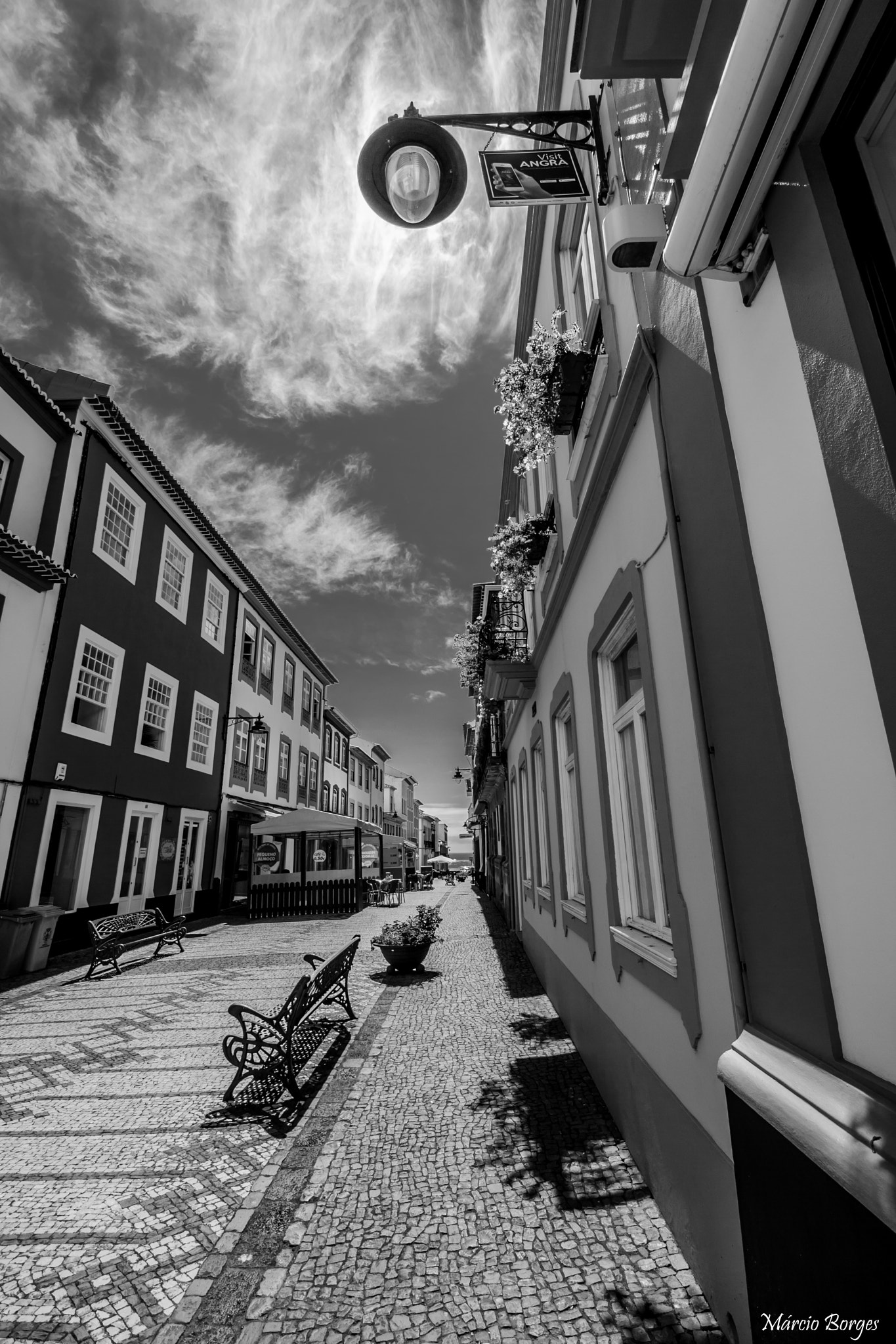 Canon EOS 1000D (EOS Digital Rebel XS / EOS Kiss F) sample photo. Rua da palha photography