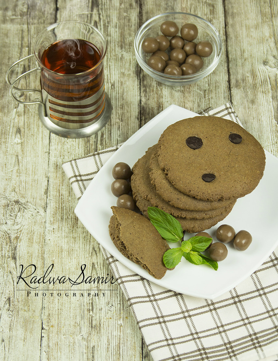 Canon EF 28-135mm F3.5-5.6 IS USM sample photo. Cookies 2 photography