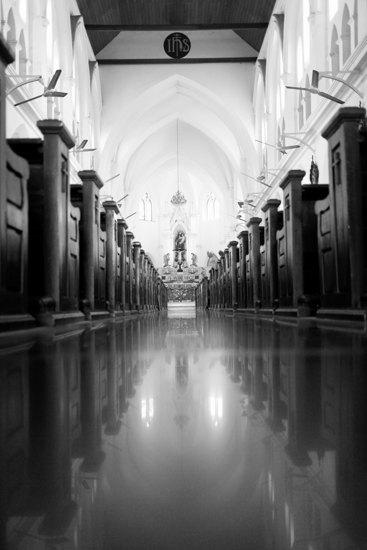 Canon EF 40mm F2.8 STM sample photo. Down the aisle... photography