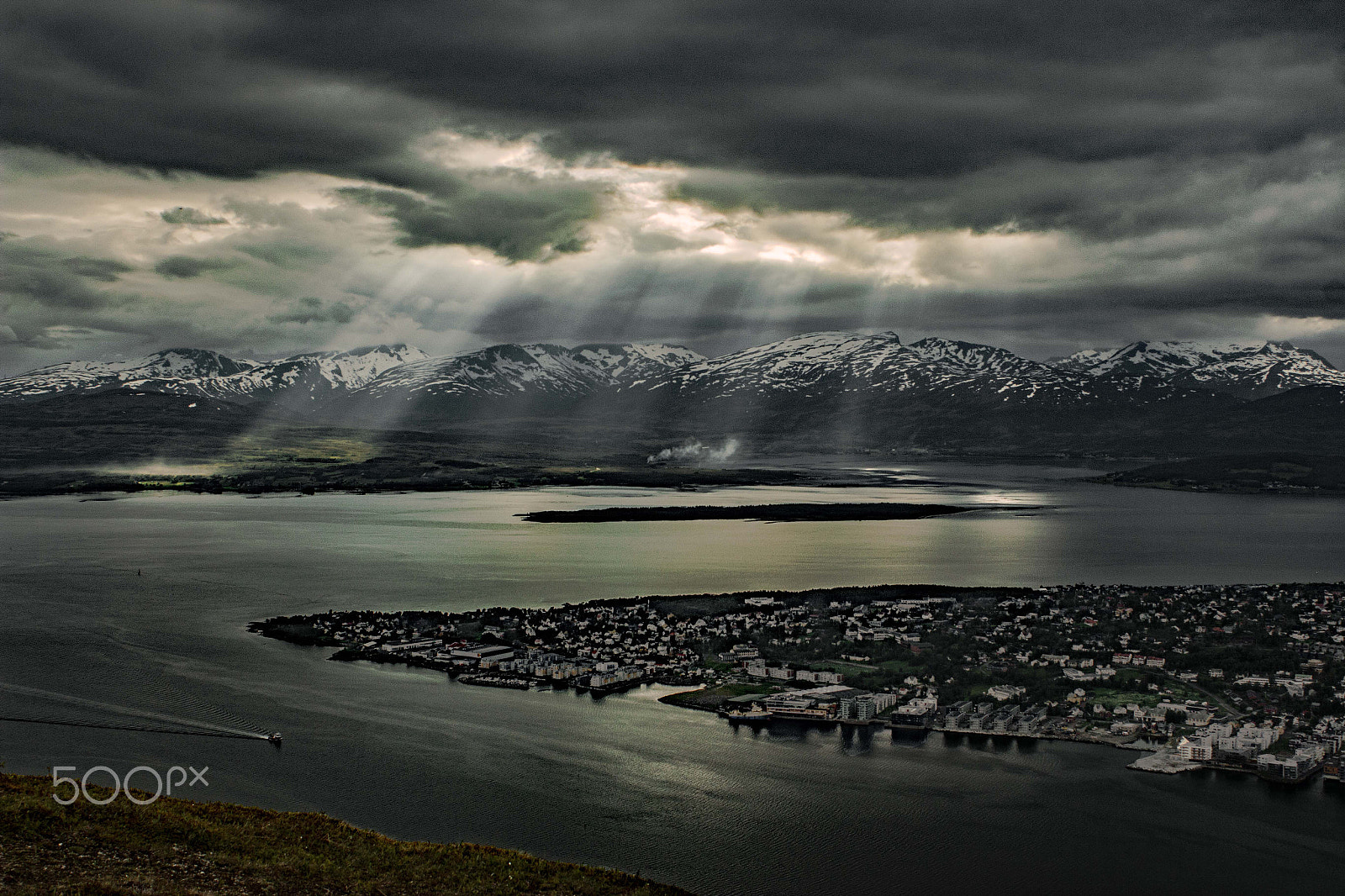 Canon EF 28-80mm f/3.5-5.6 sample photo. Tromso lightsun photography