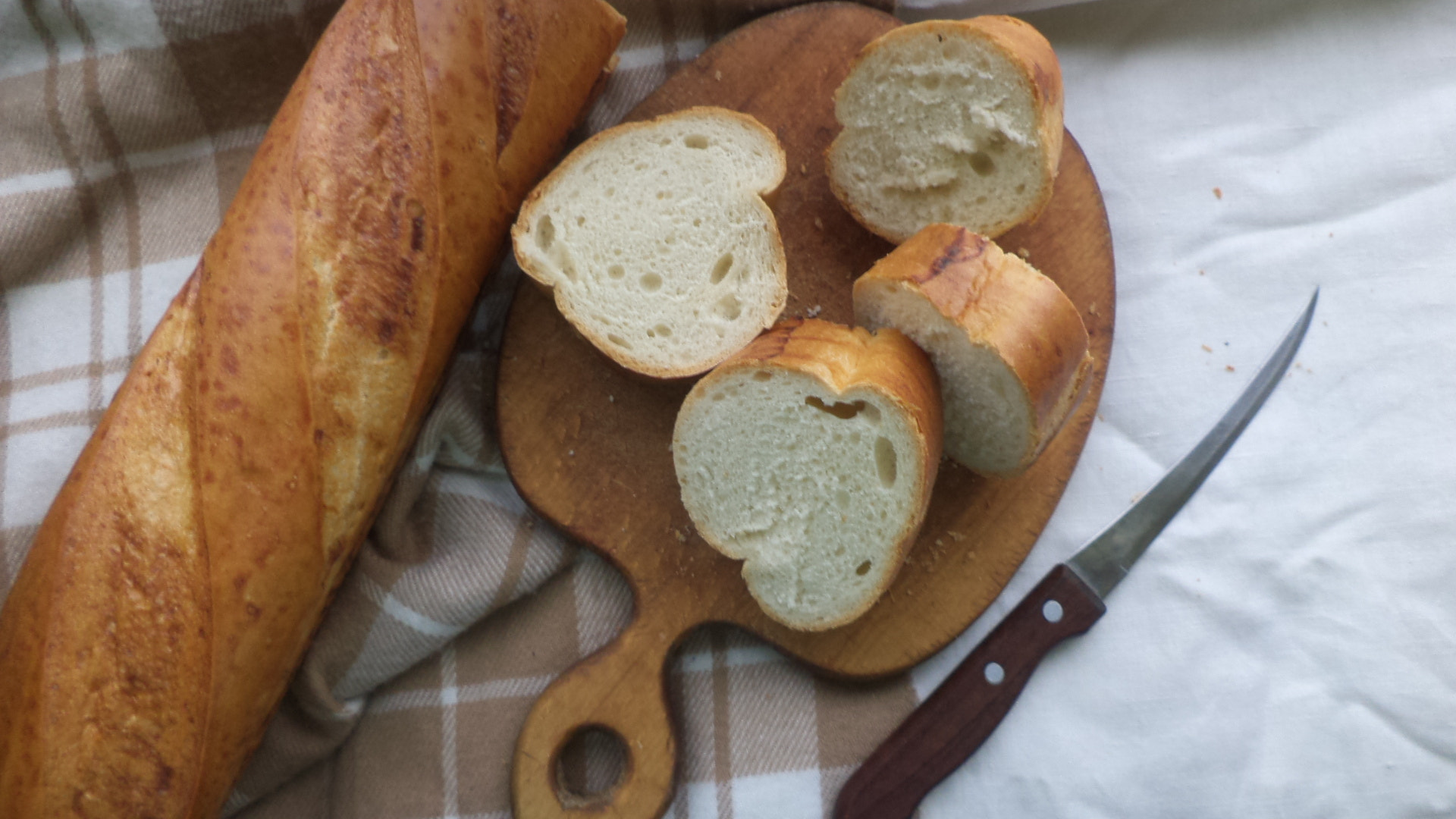 Sony DSC-S5000 sample photo. Bread photography
