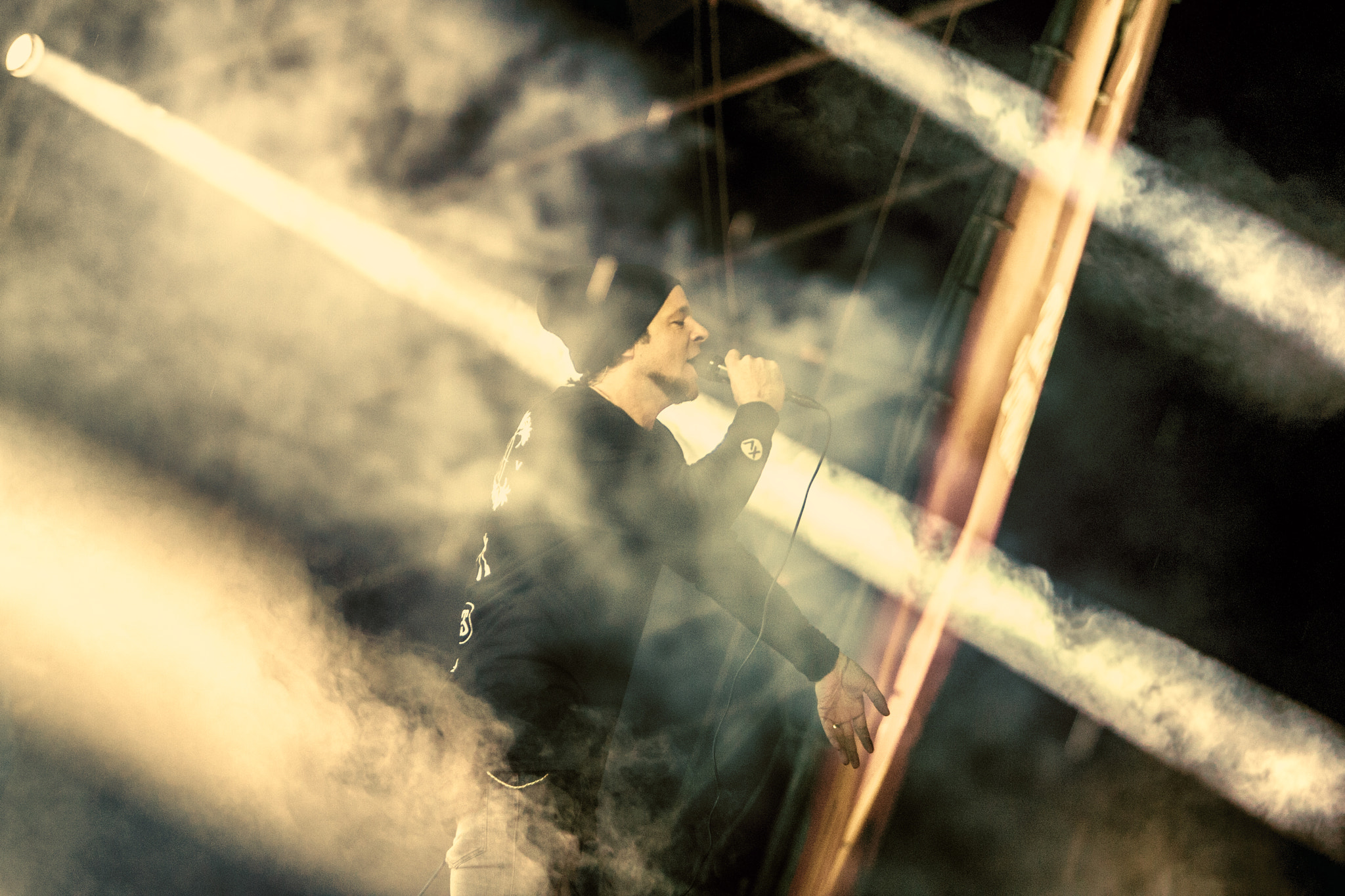 Canon EOS-1D Mark III sample photo. Pendulum photography