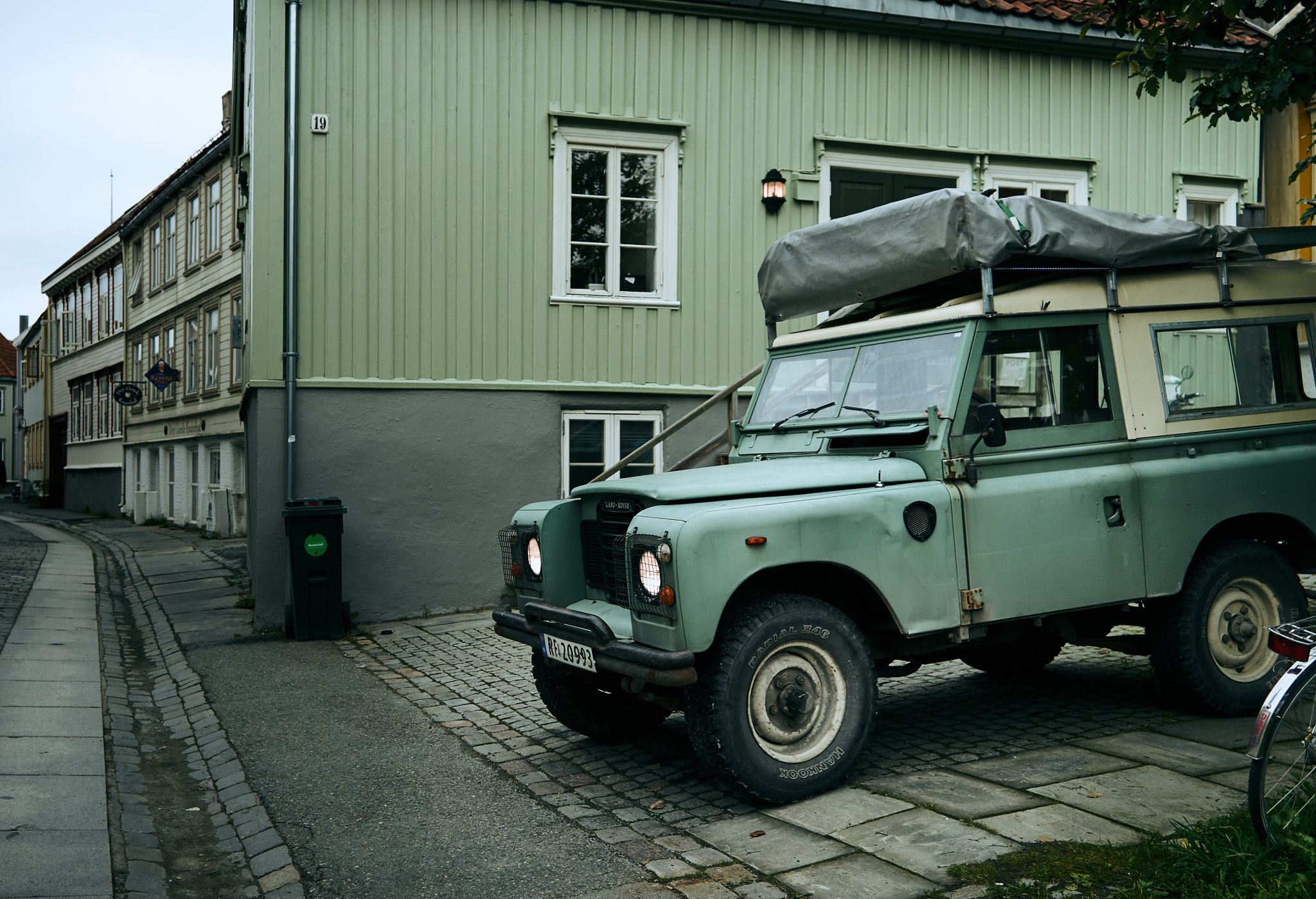 Sony a7 sample photo. Landrover photography