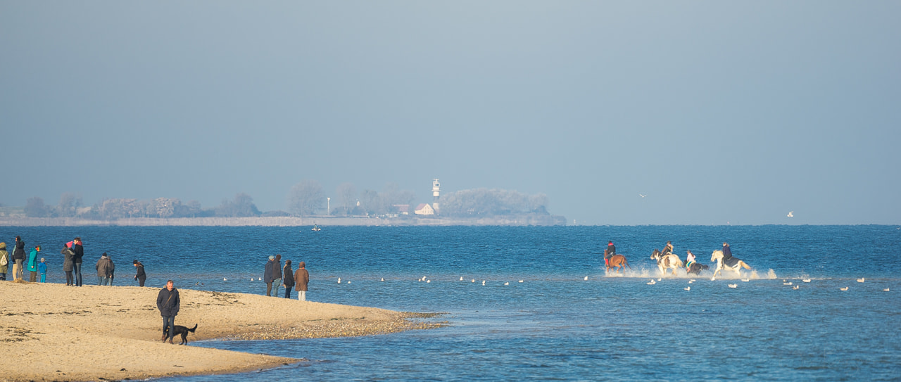 Sony FE 70-300mm F4.5-5.6 G OSS sample photo. Falckensteiner strand kiel photography