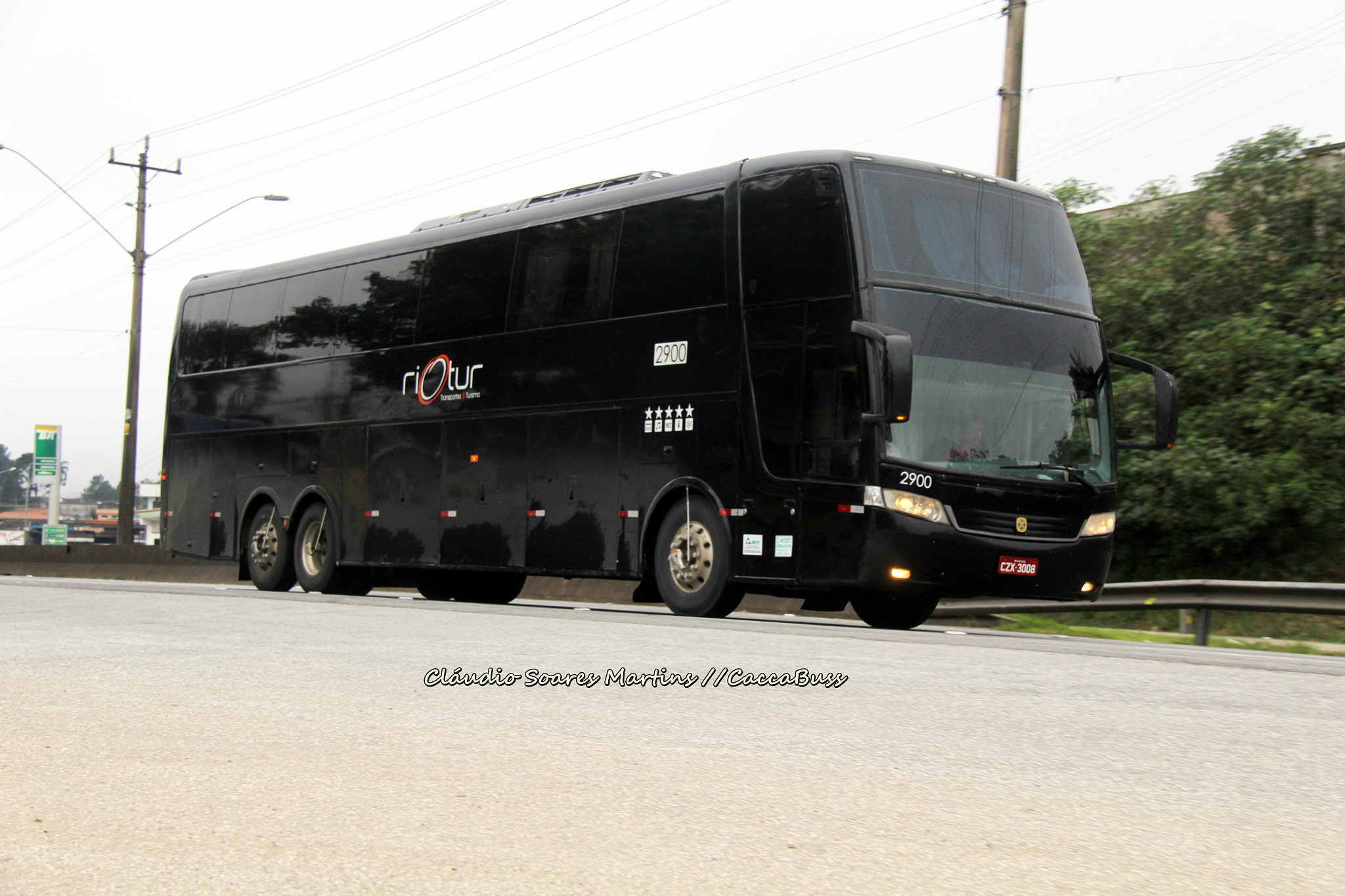 Canon EF-S 18-200mm F3.5-5.6 IS sample photo. Busscar  photography