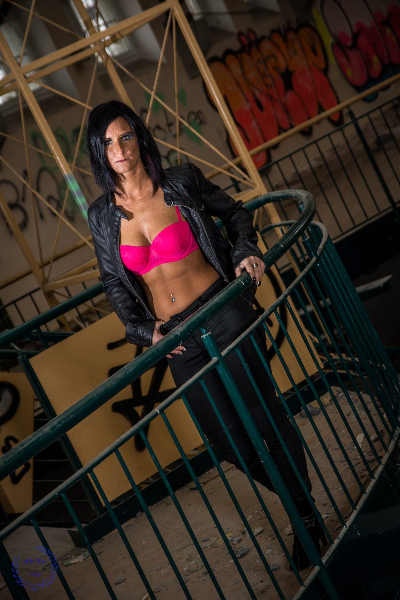 Sony SLT-A77 sample photo. On the railings photography