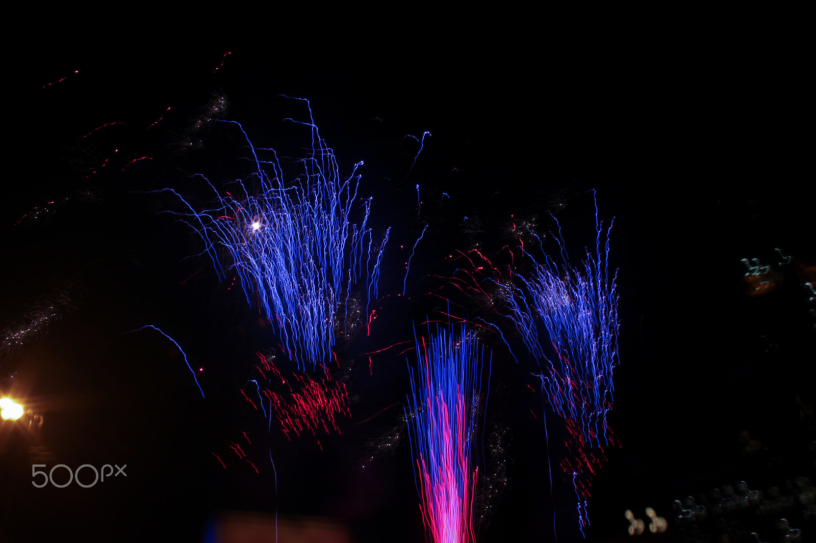 Canon EOS 600D (Rebel EOS T3i / EOS Kiss X5) + Canon EF 20mm F2.8 USM sample photo. Milwaukee fireworks photography